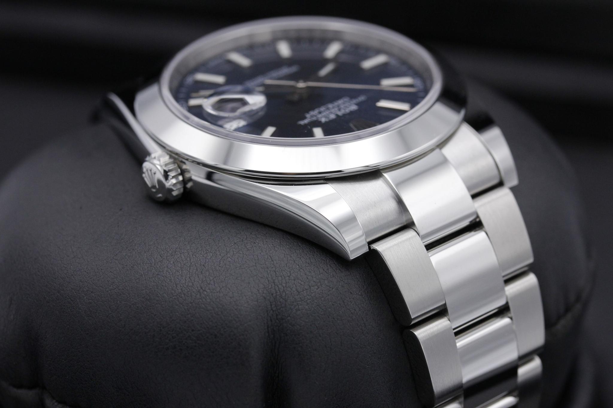 Watch Image 4