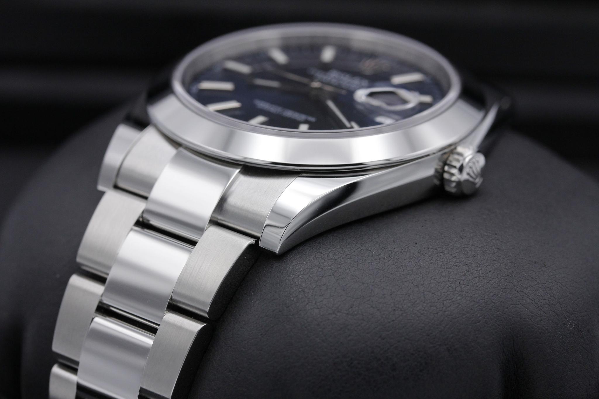 Watch Image 2