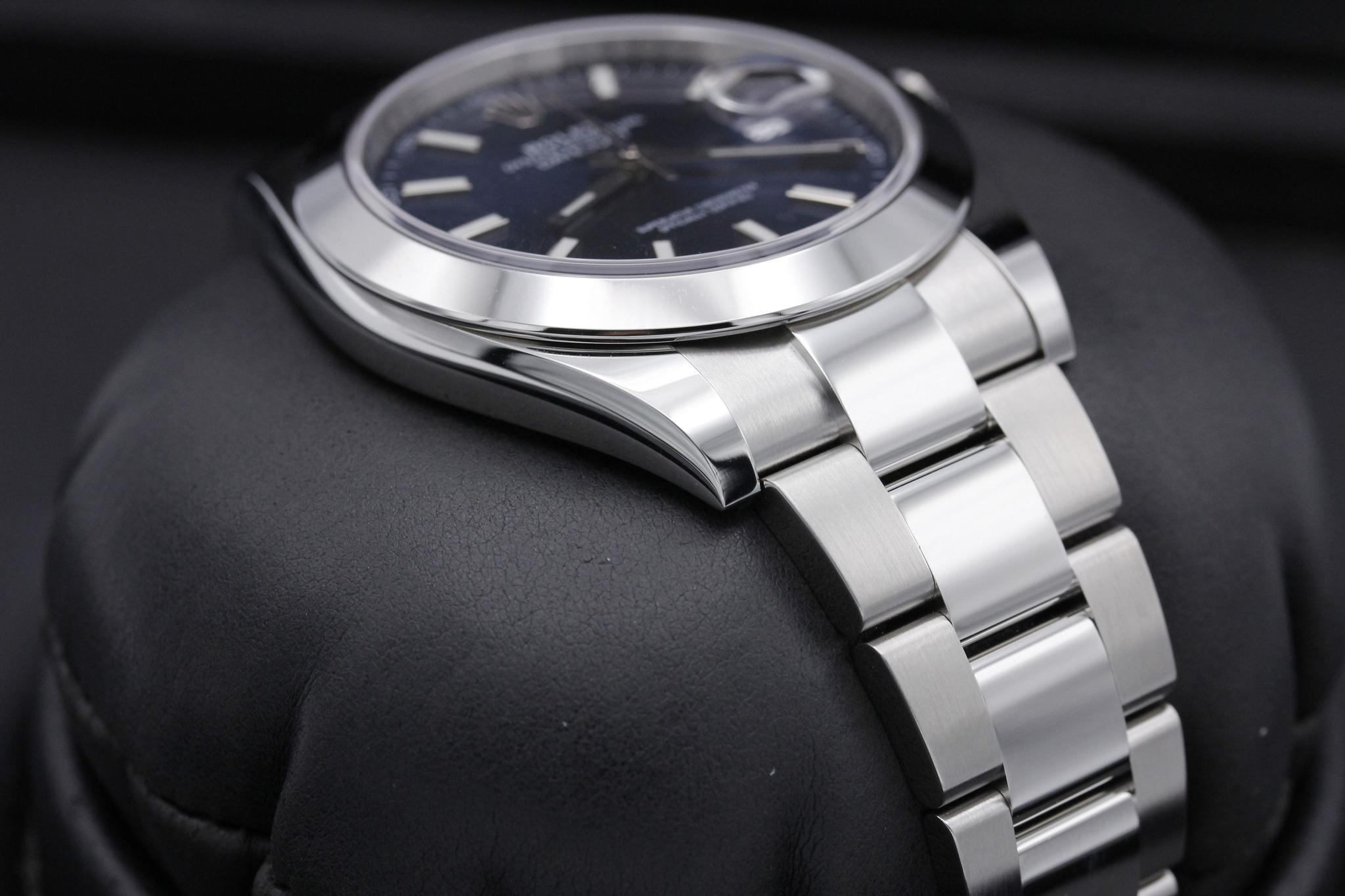 Watch Image 6