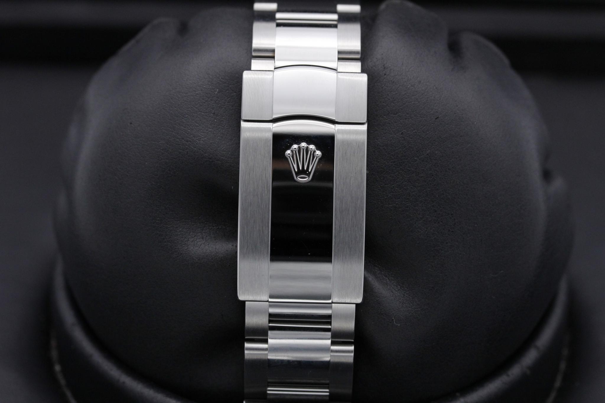 Watch Image 8