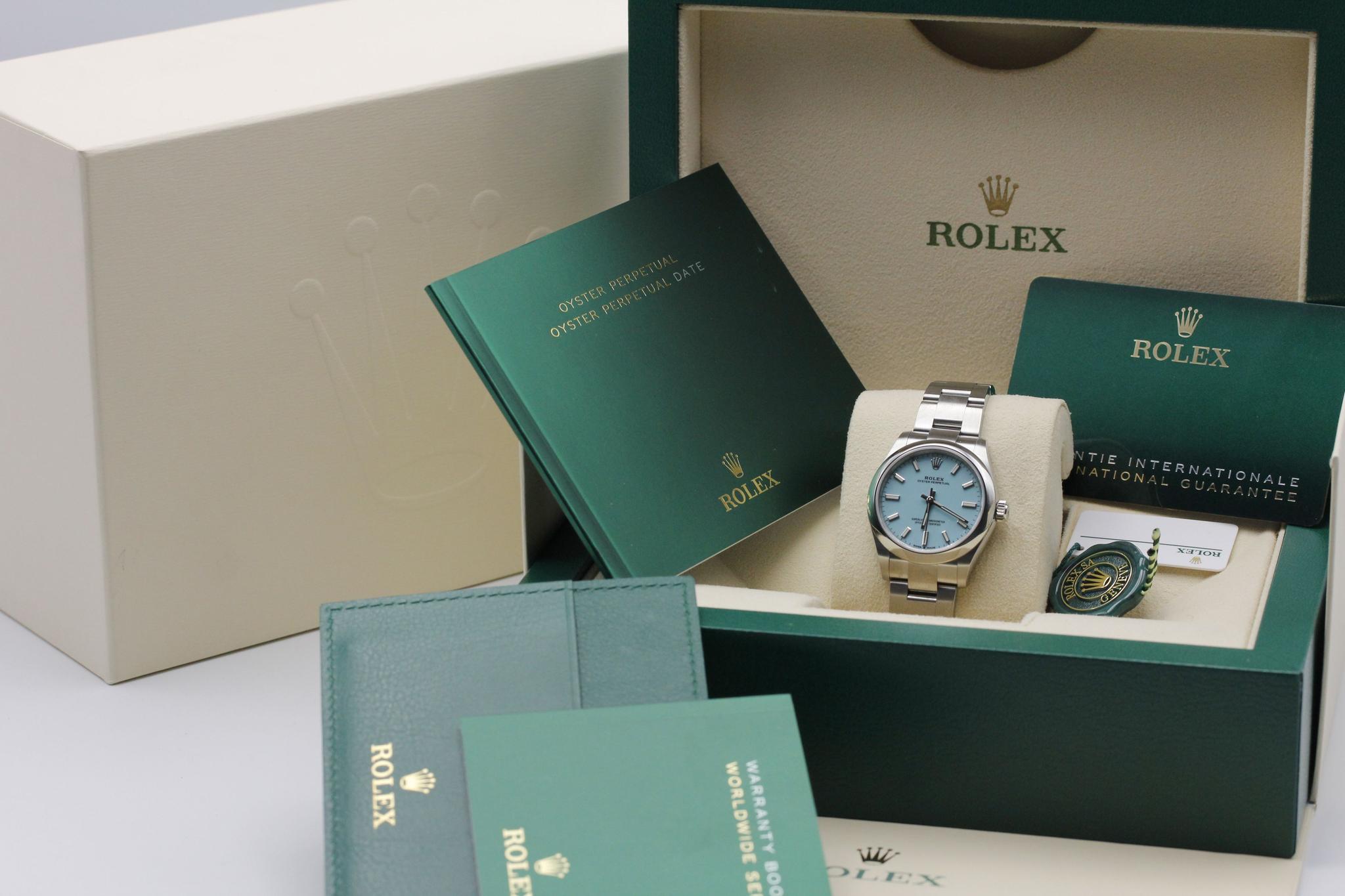 Watch Image 11