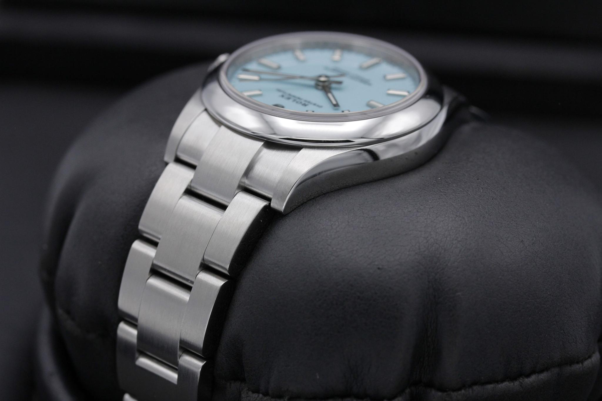 Watch Image 5