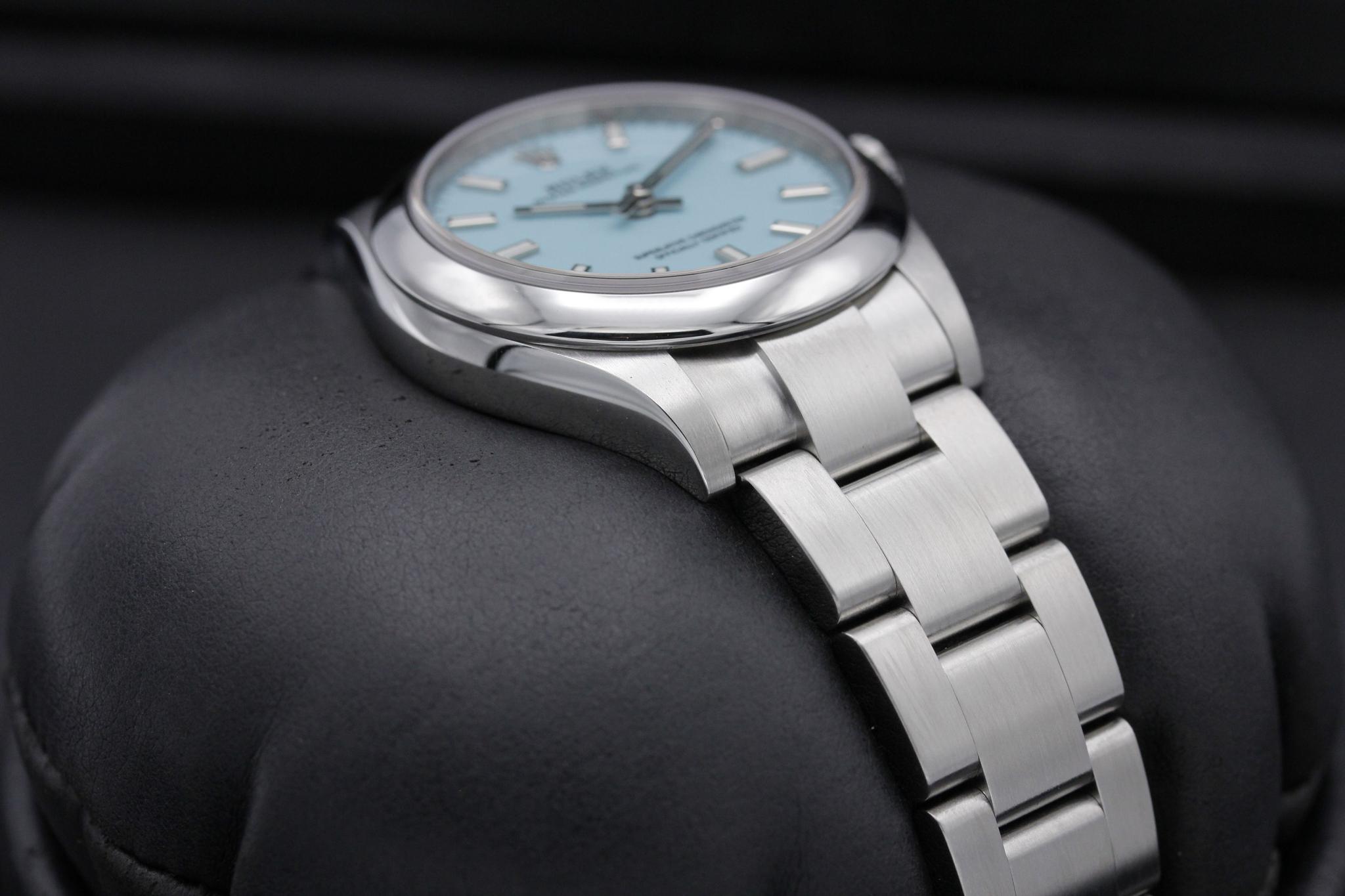 Watch Image 6