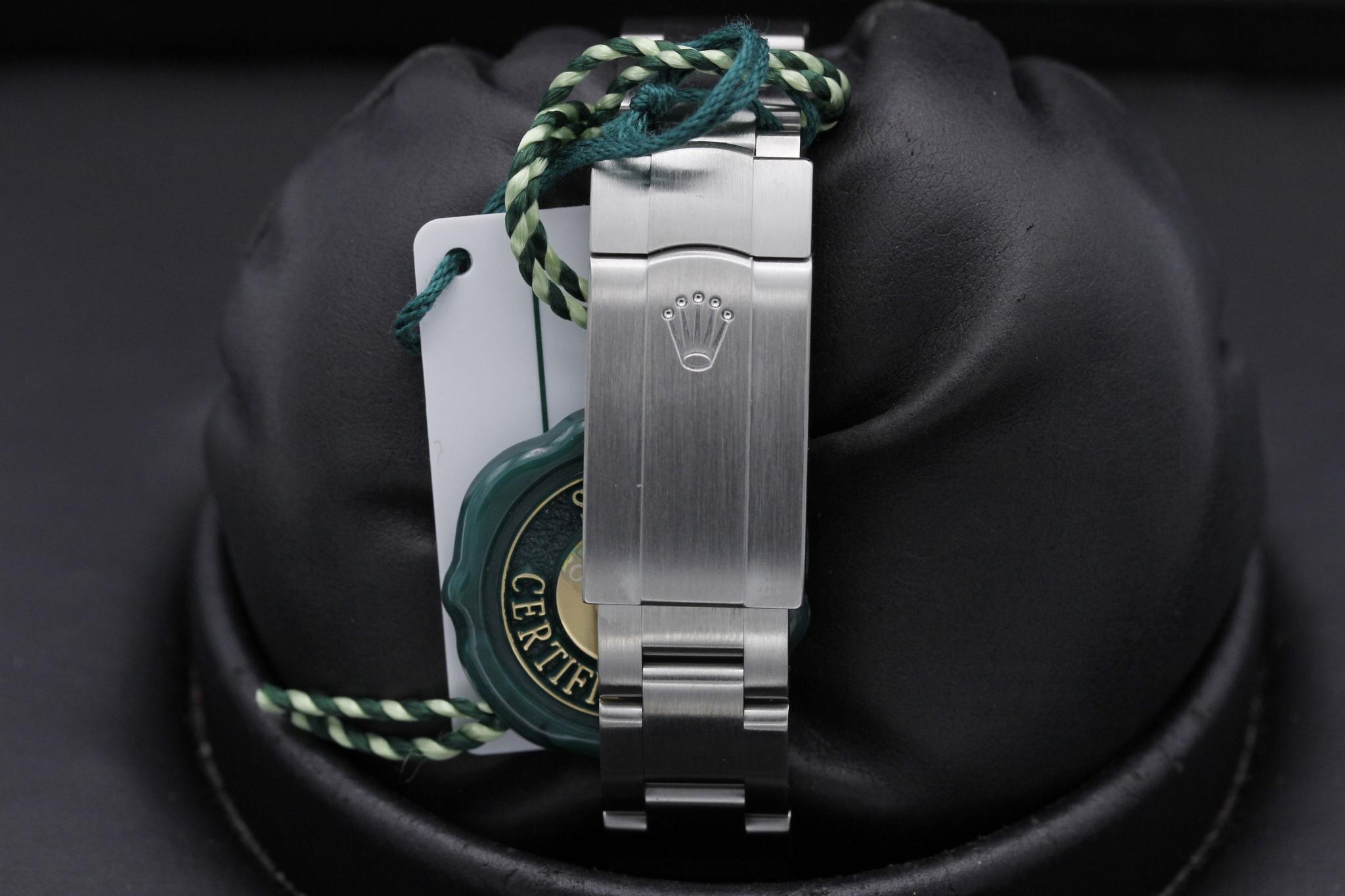 Watch Image 8