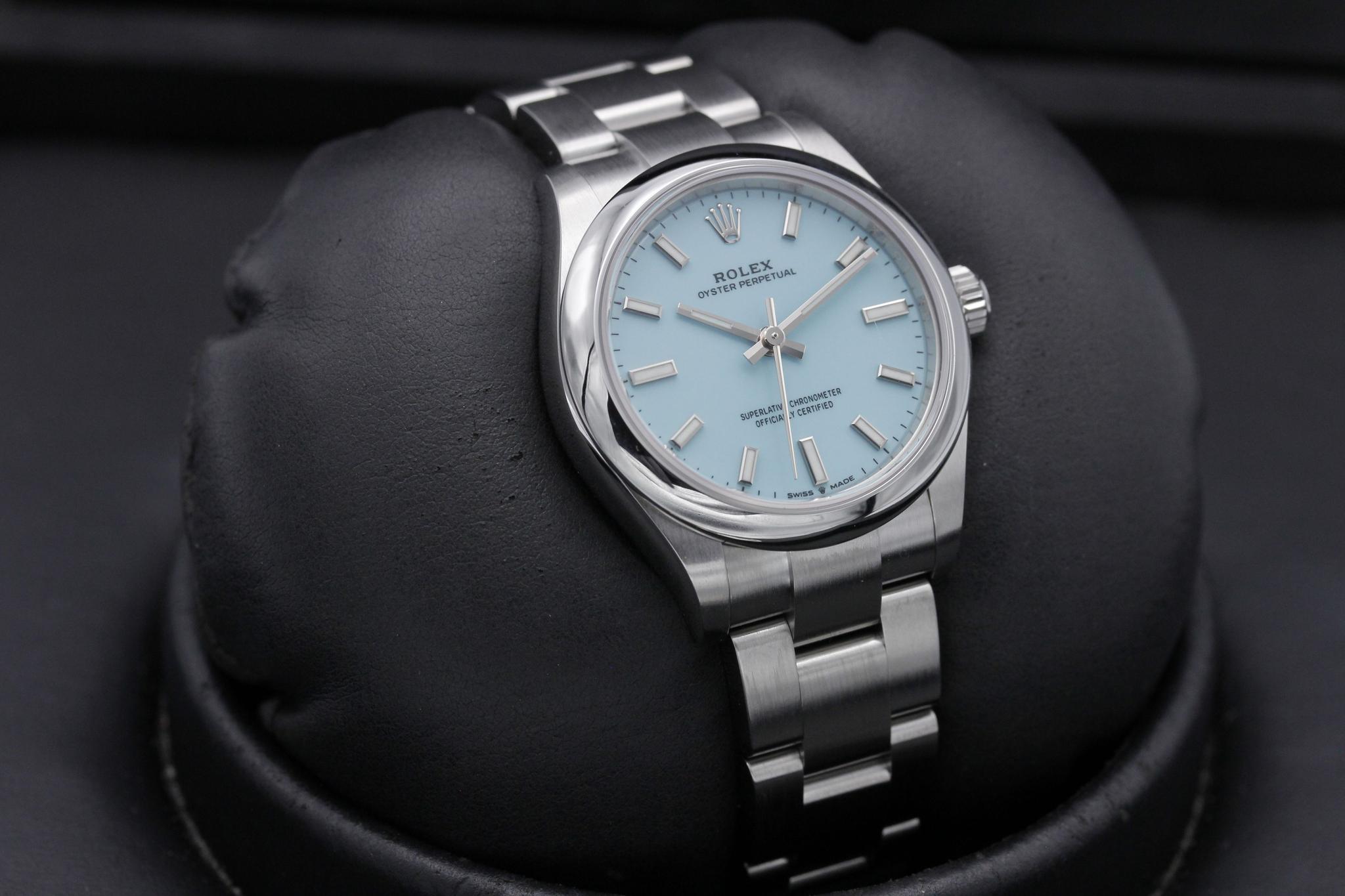 Watch Image 10