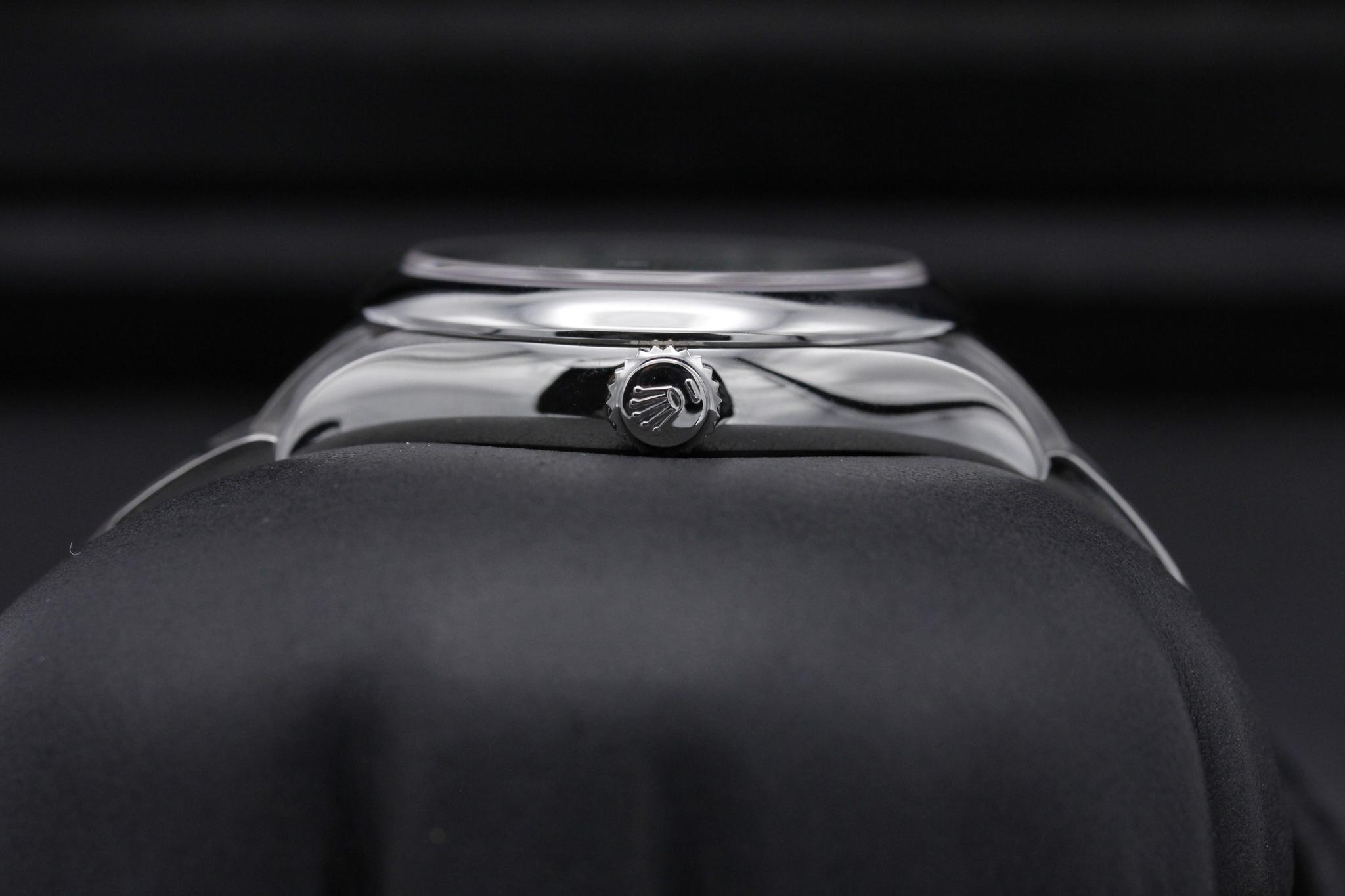 Watch Image 3