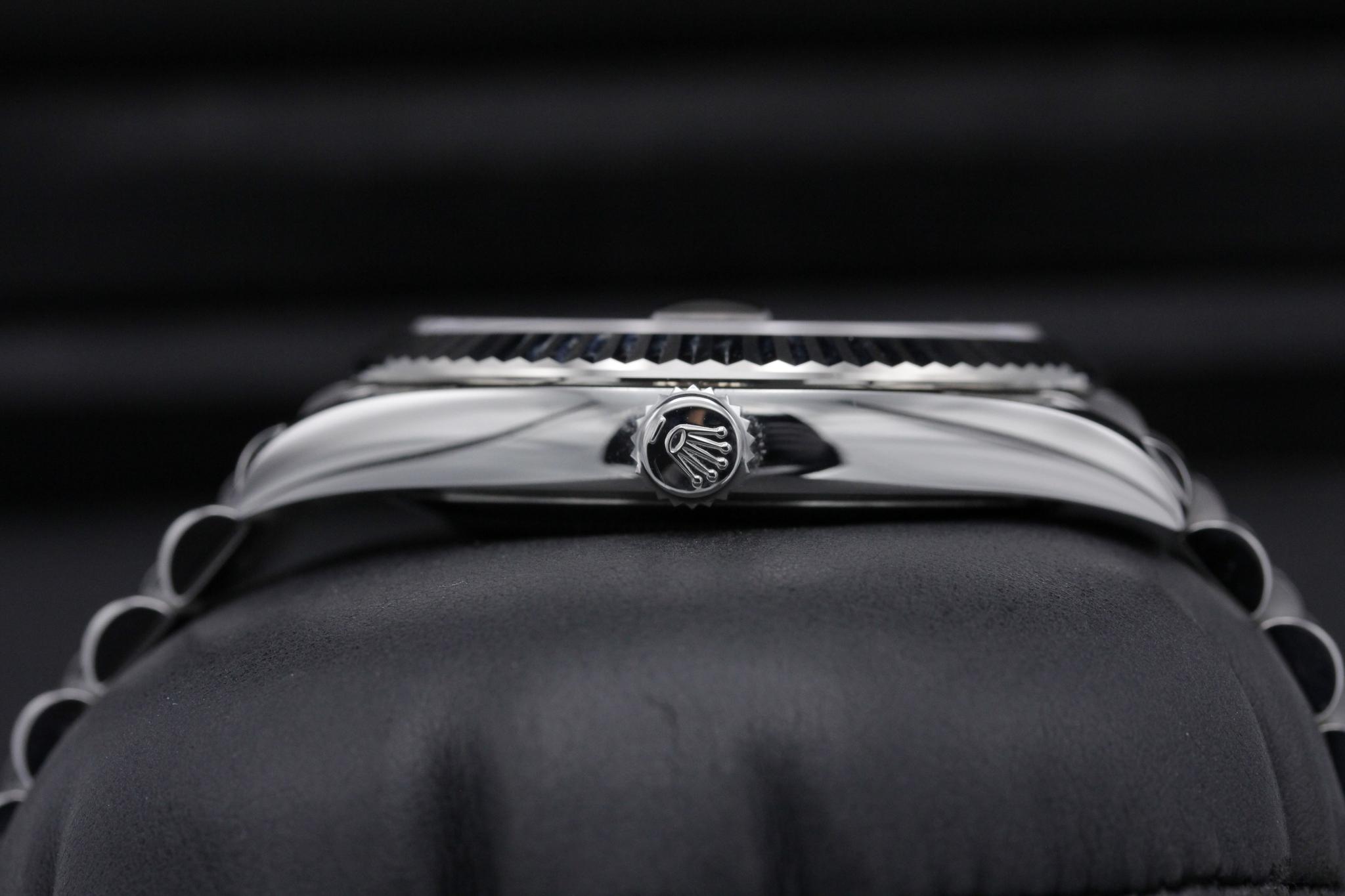 Watch Image 3