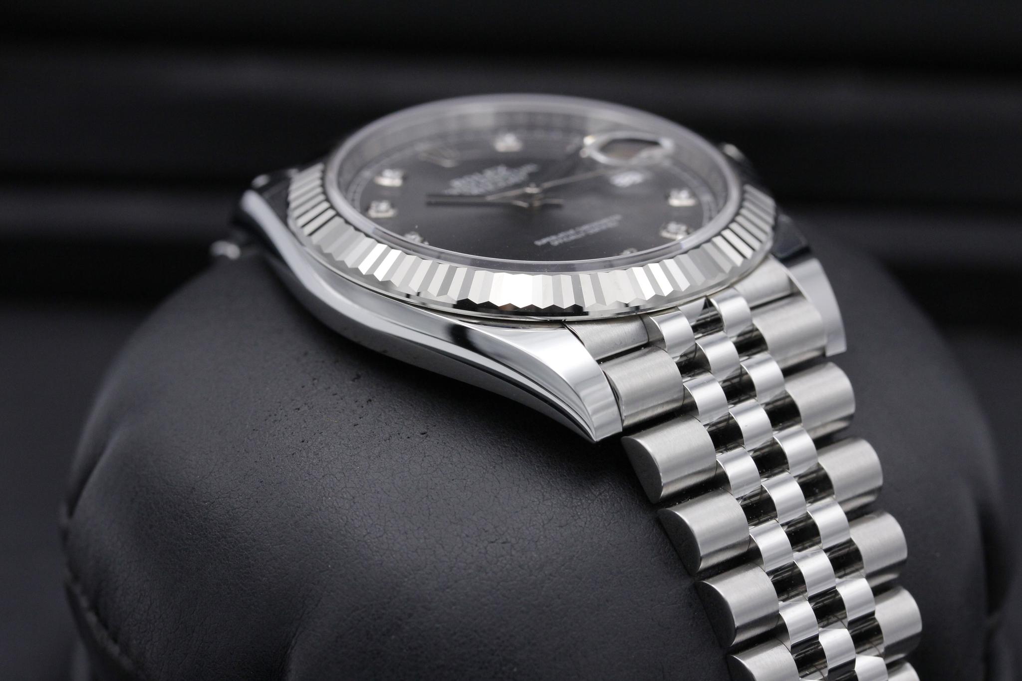 Watch Image 6