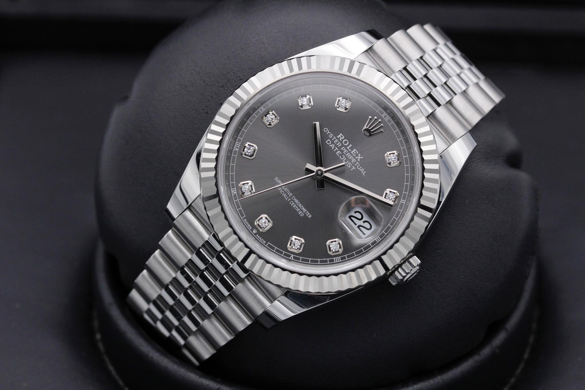 Watch Image 9
