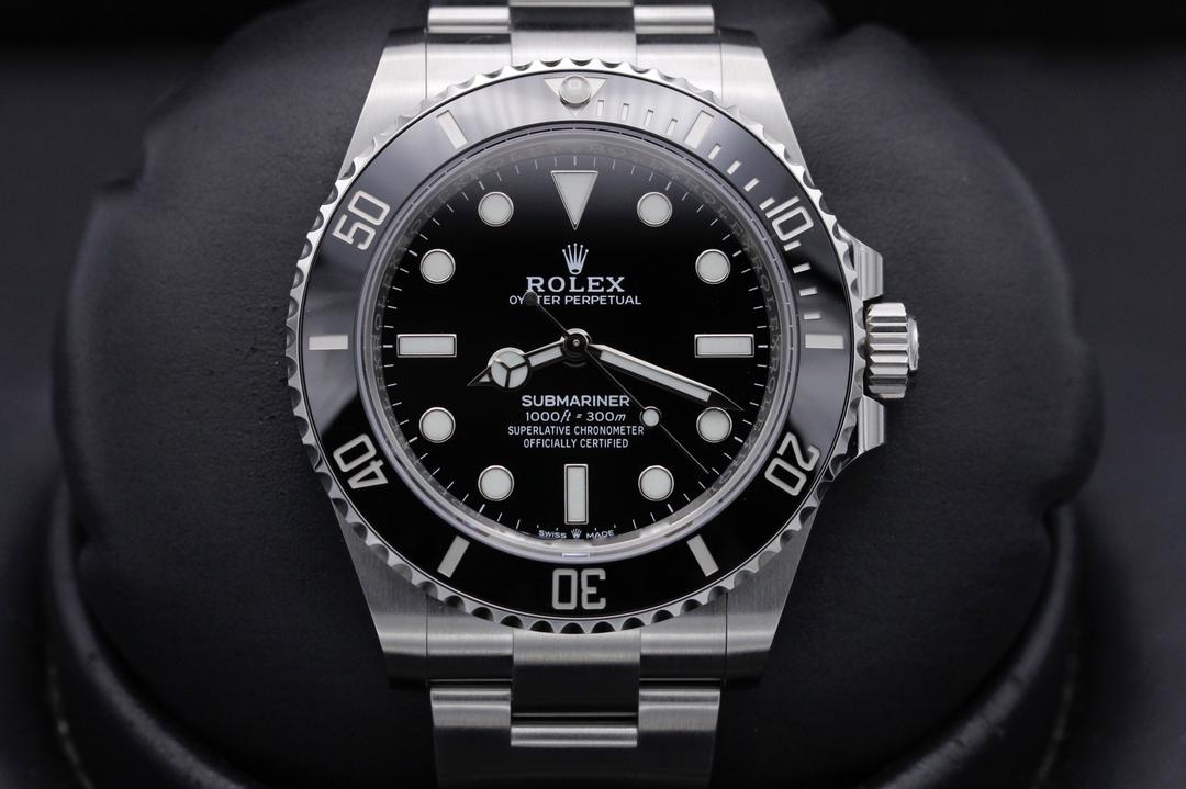 Rolex Submariner No Date / Black Cerachrome Bezel Insert 124060
