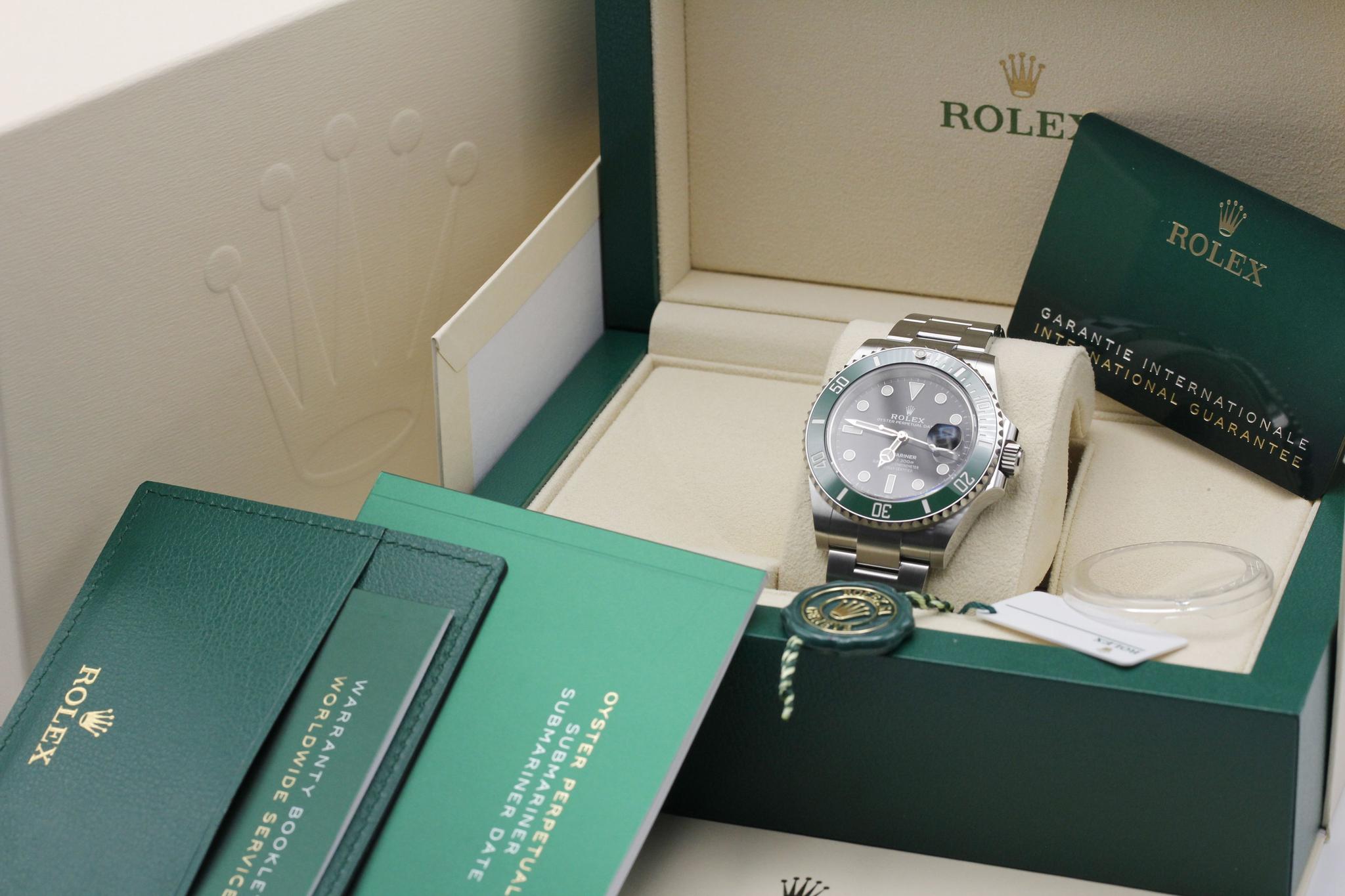 Watch Image 11