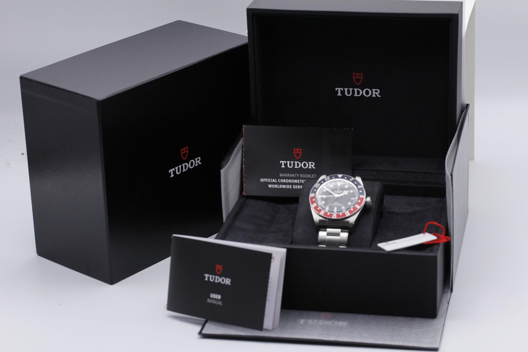 Watch Image 11
