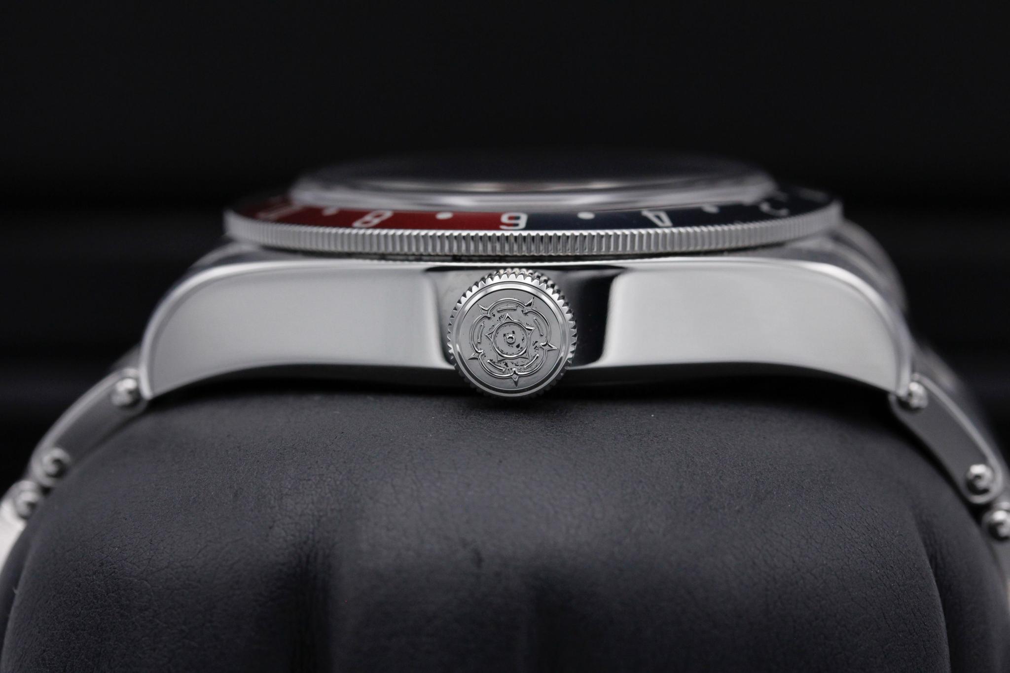 Watch Image 3
