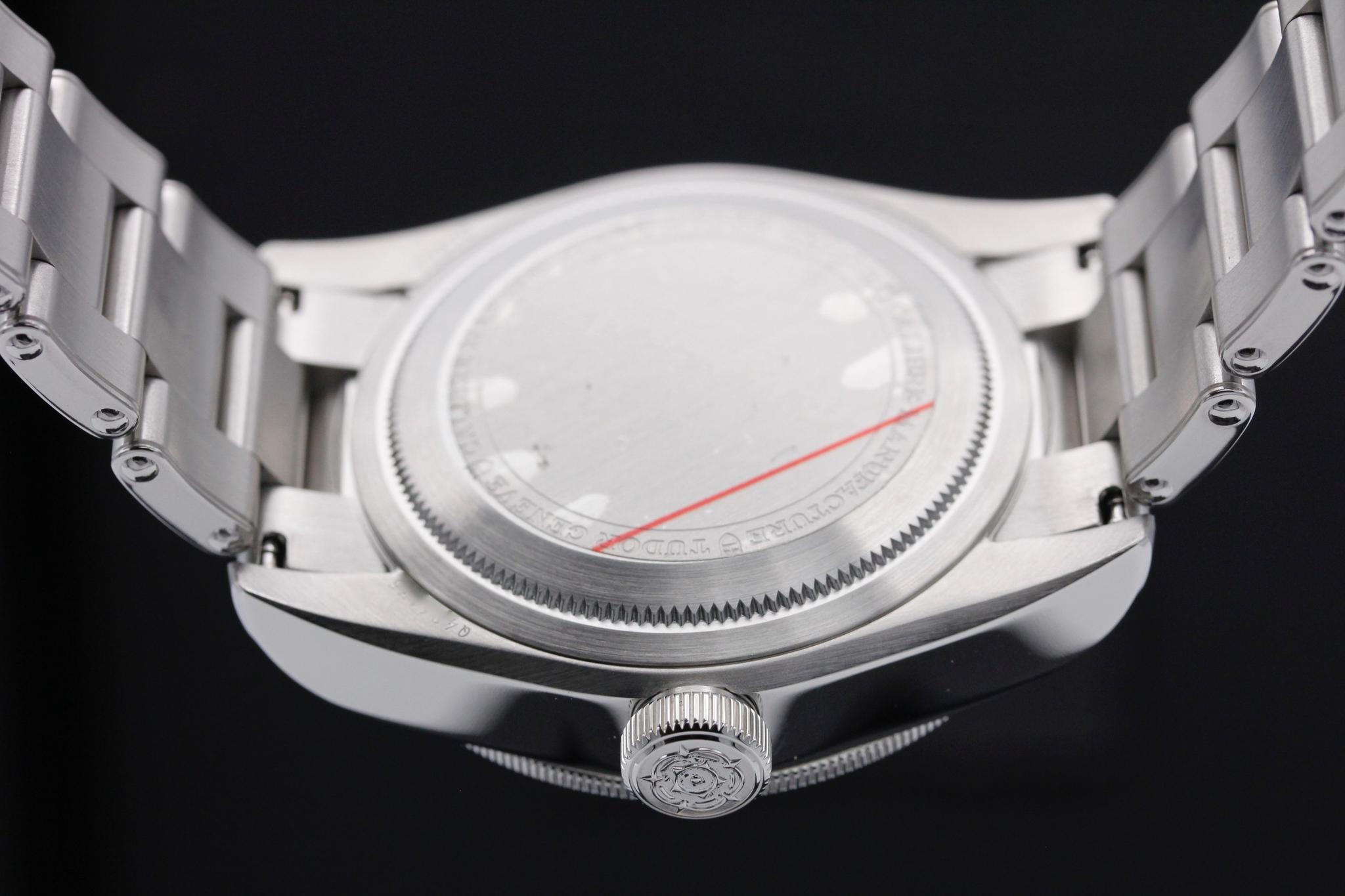 Watch Image 7