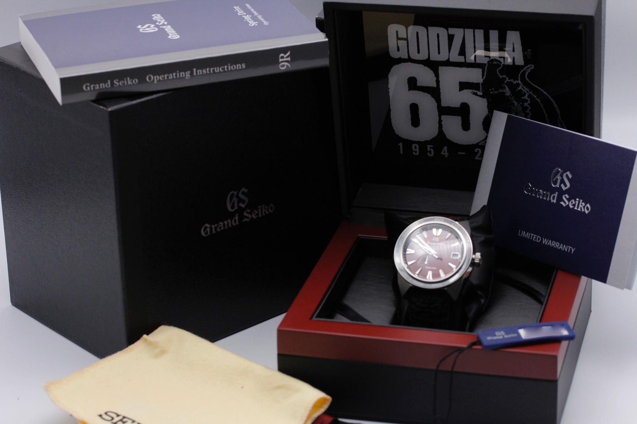 Watch Image 11