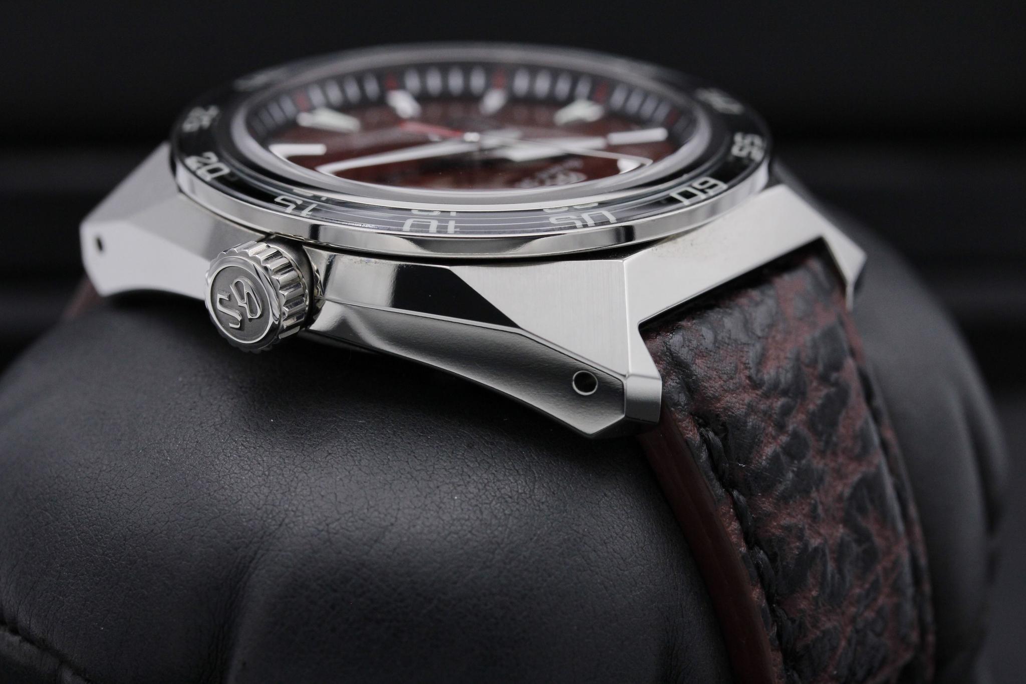 Watch Image 4