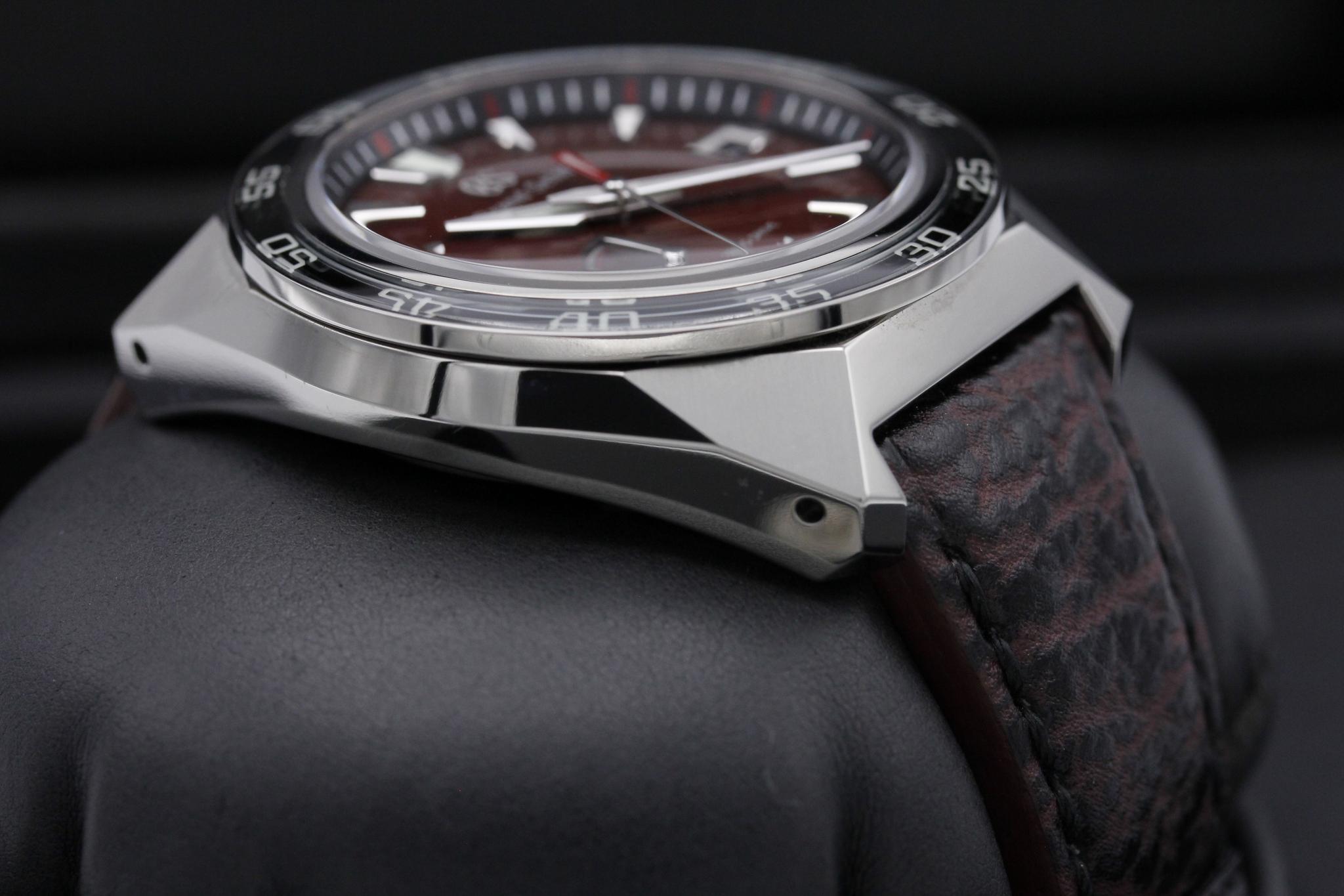 Watch Image 6