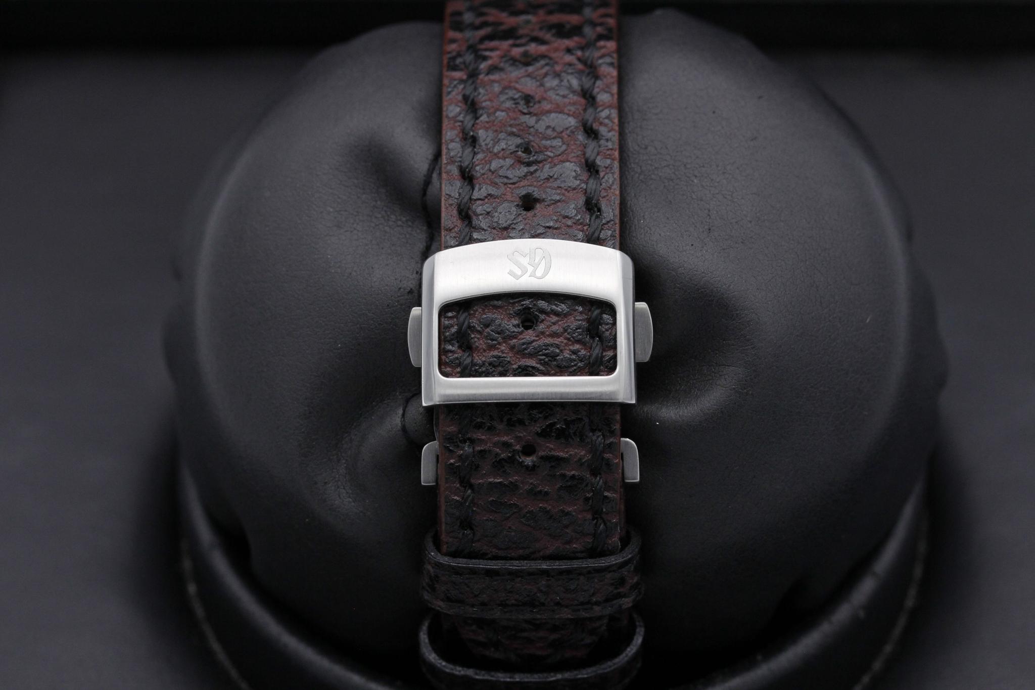 Watch Image 7
