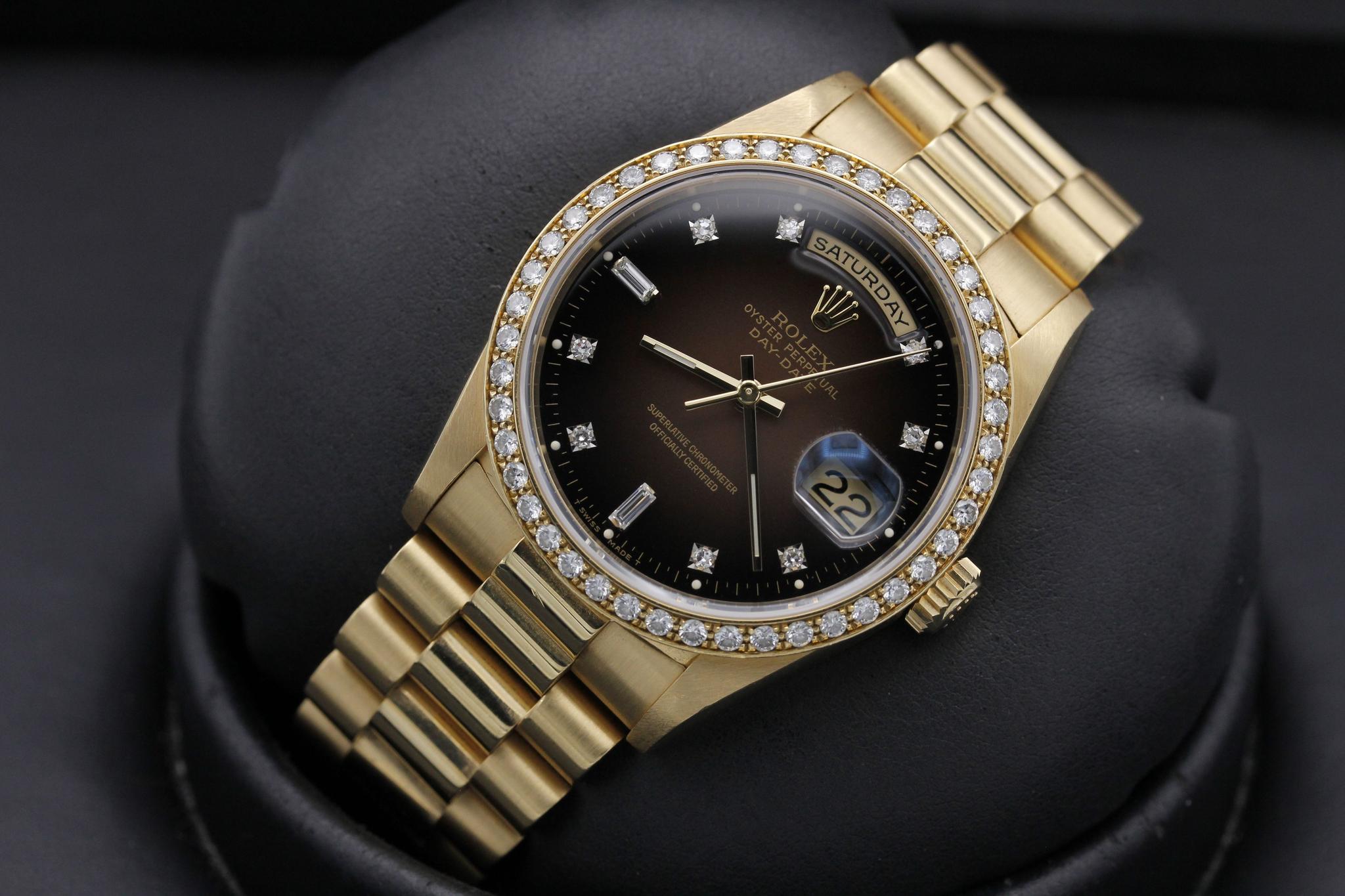 Watch Image 12