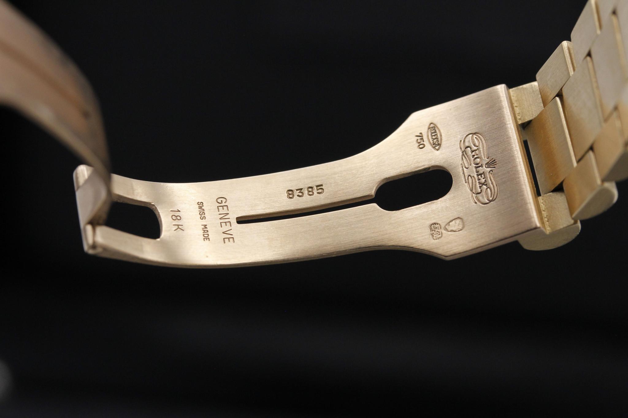 Watch Image 9