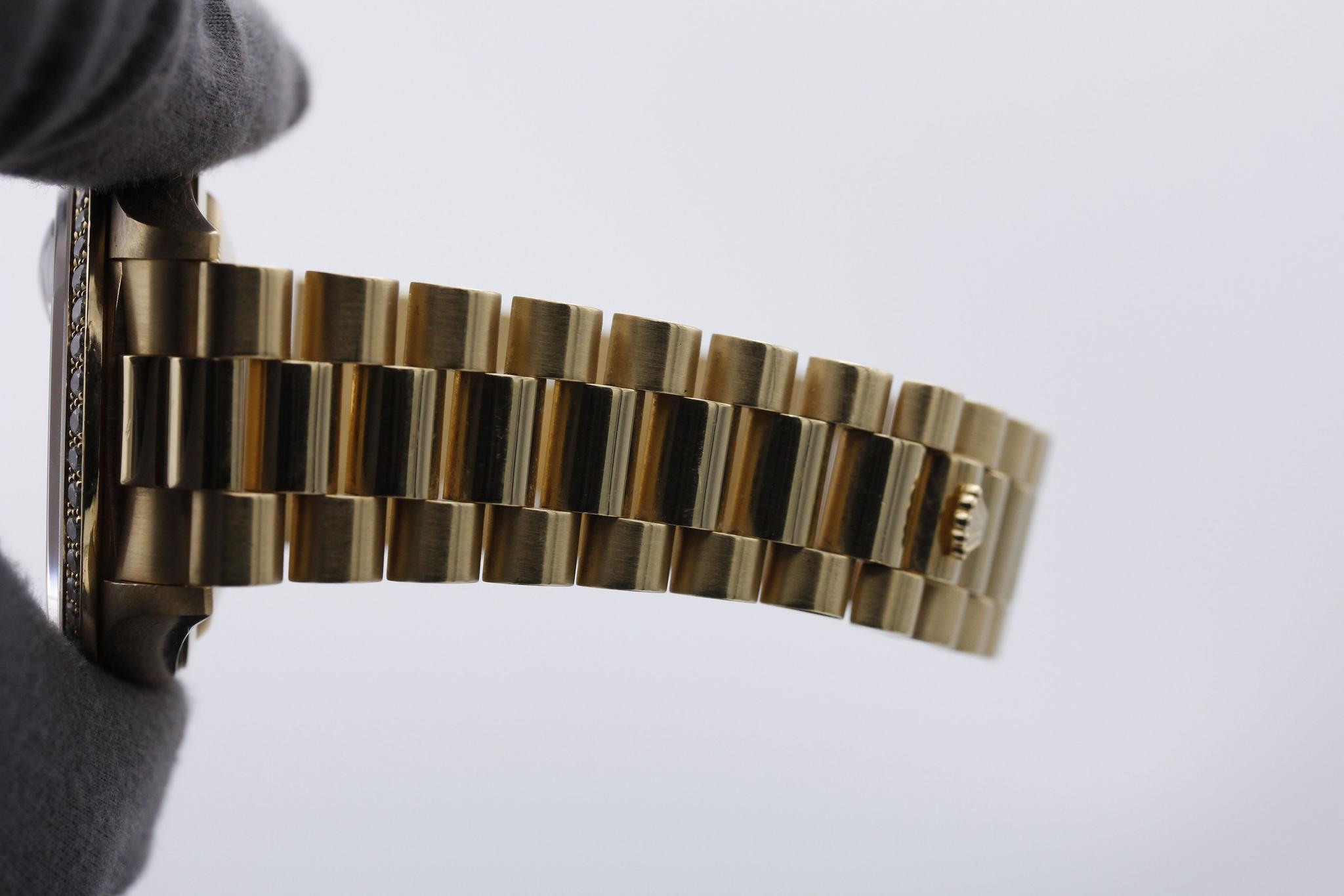 Watch Image 10