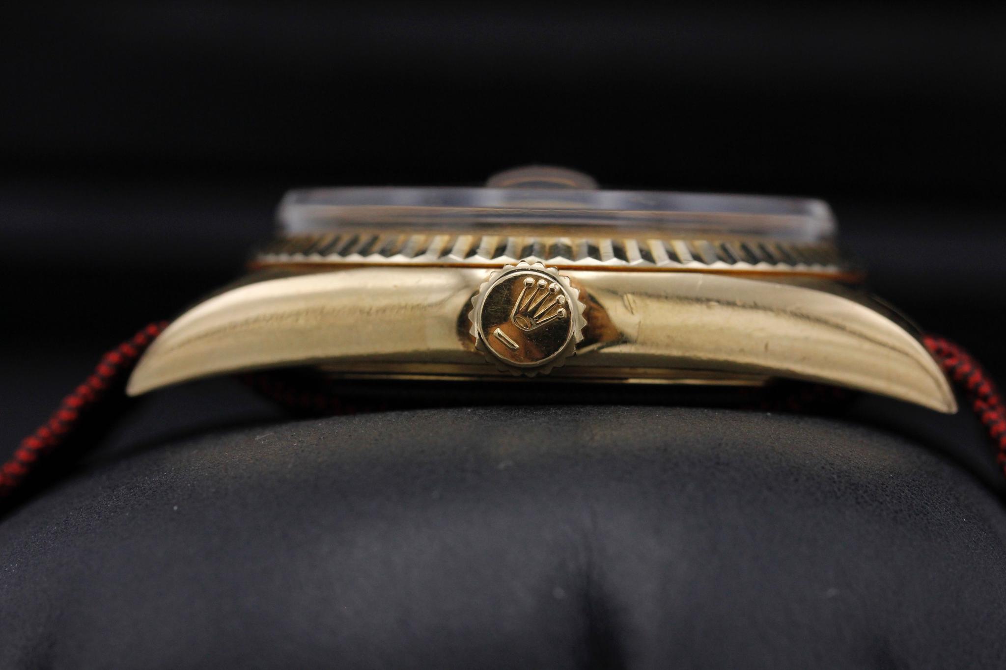 Watch Image 4