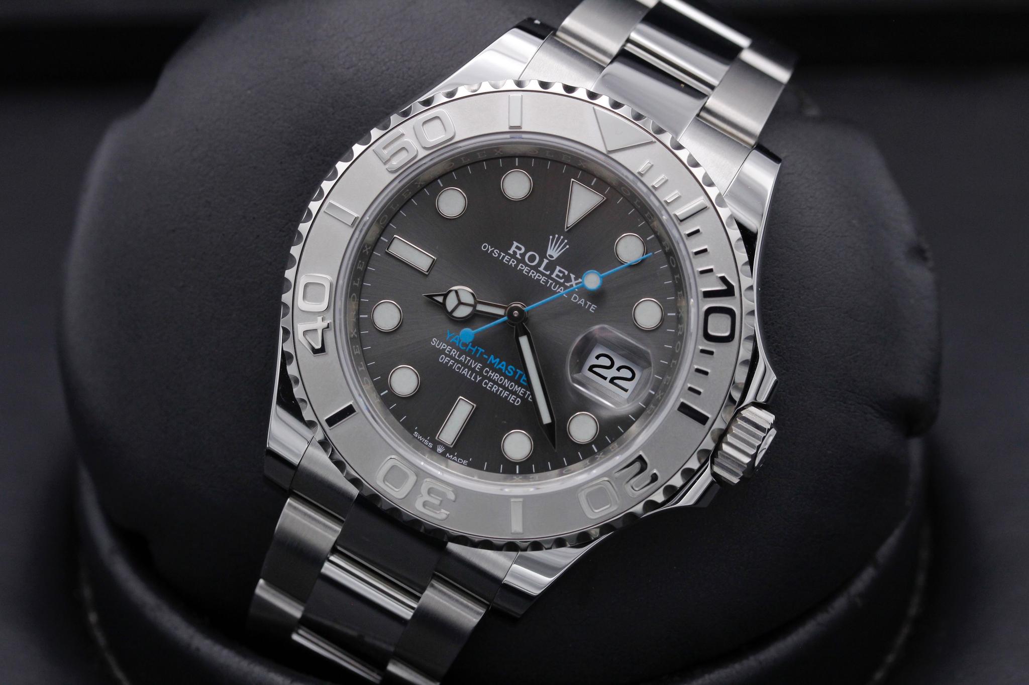 Watch Image 10