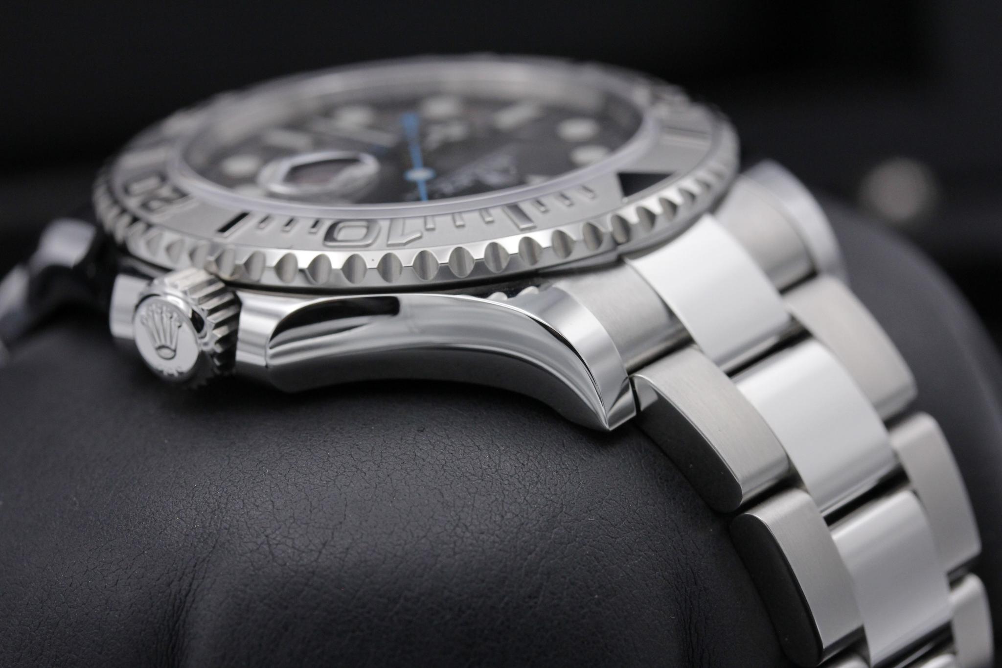 Watch Image 4