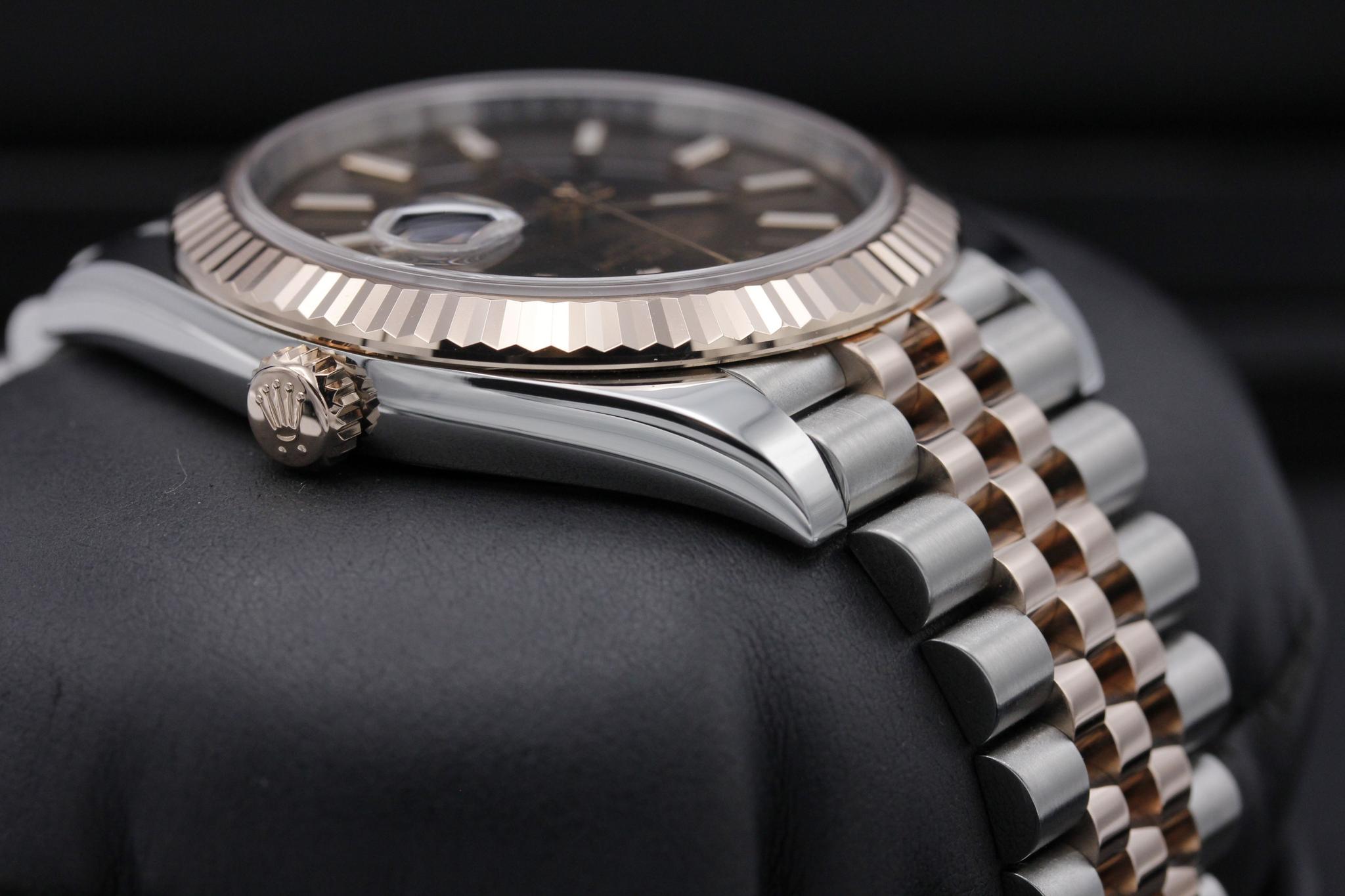 Watch Image 4