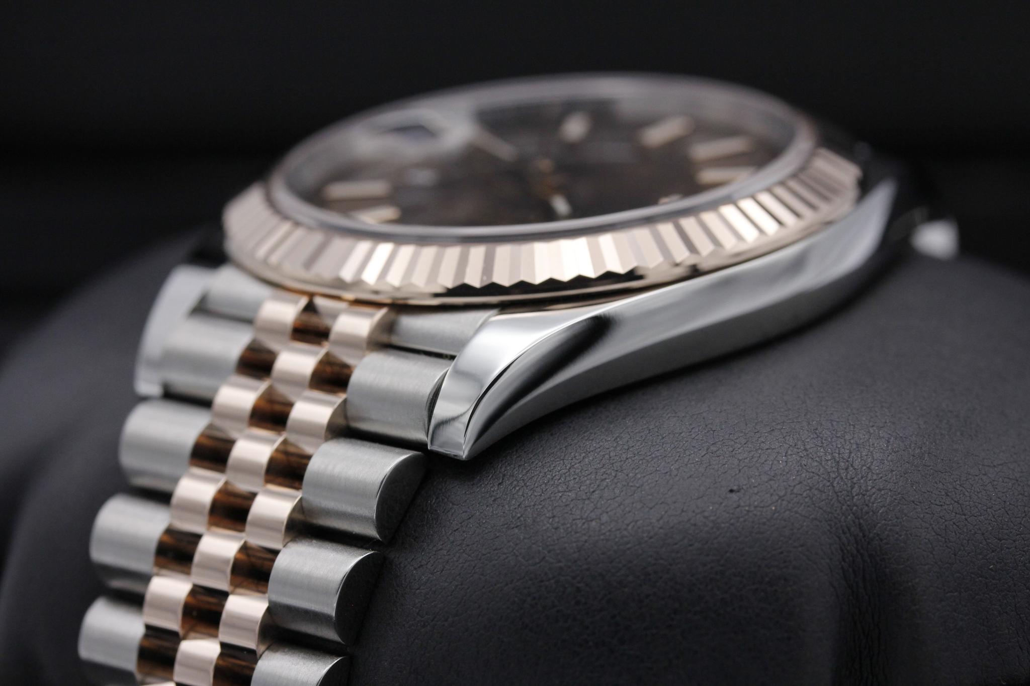 Watch Image 5