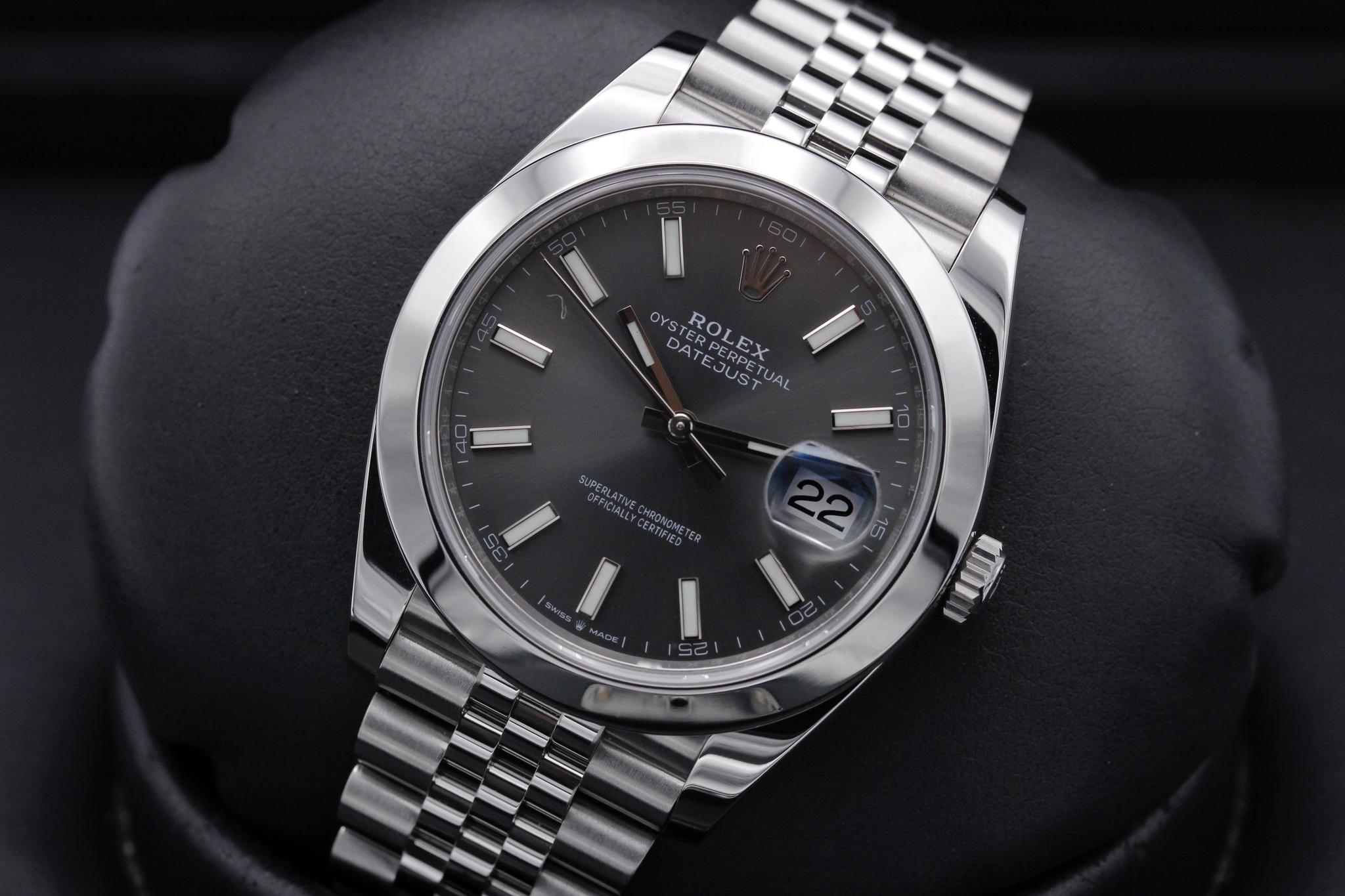 Watch Image 10