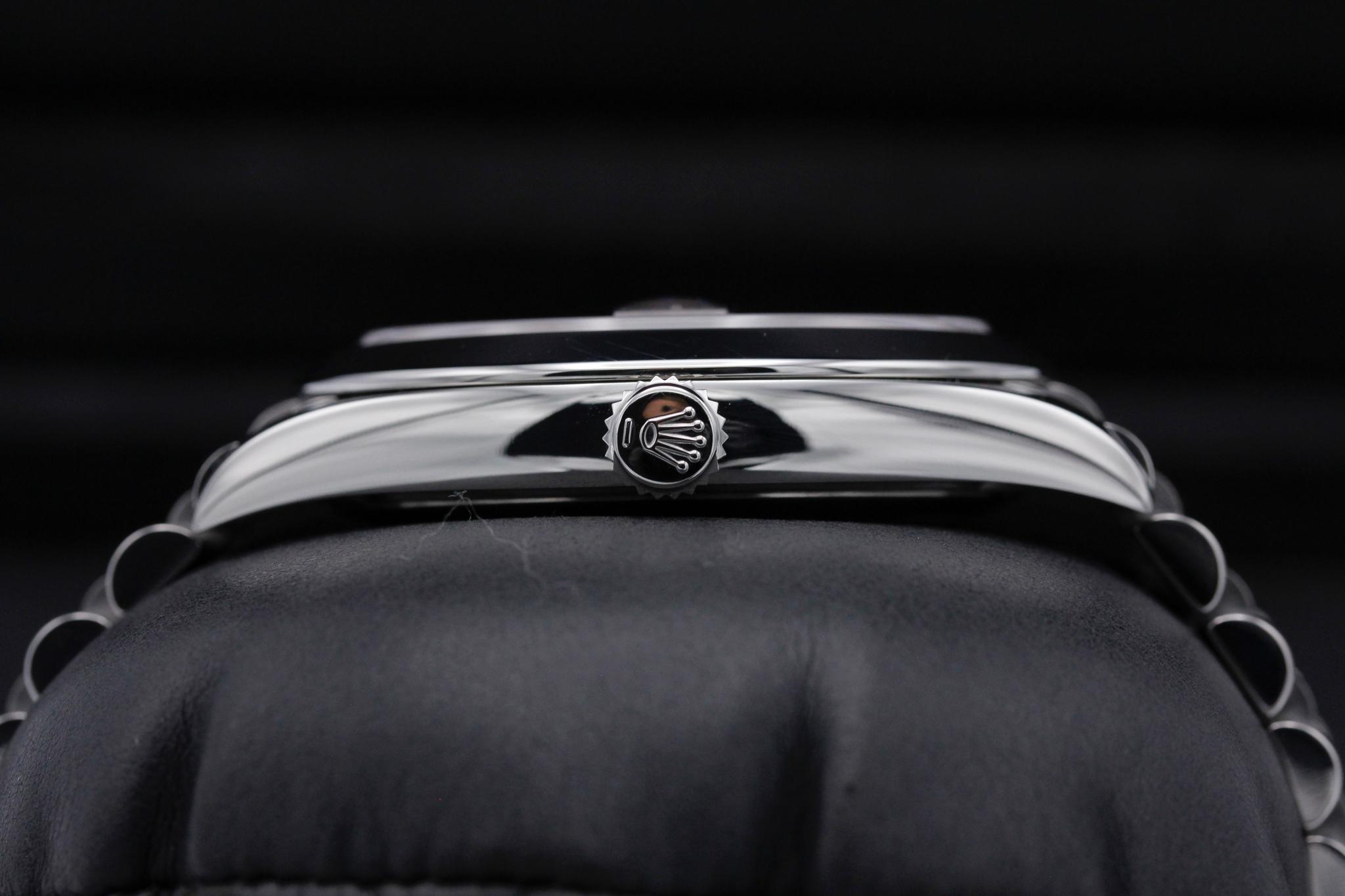 Watch Image 3