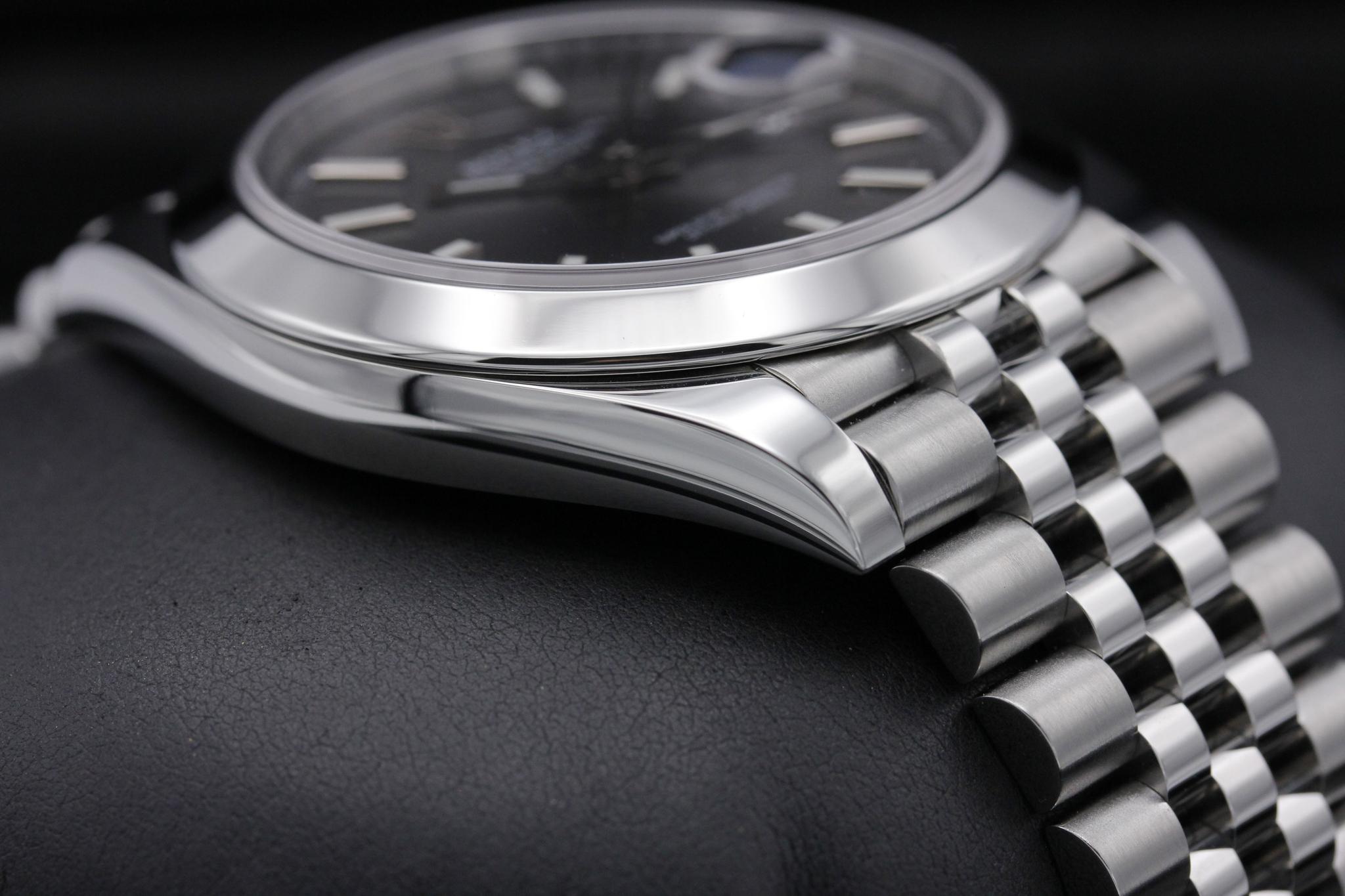 Watch Image 6