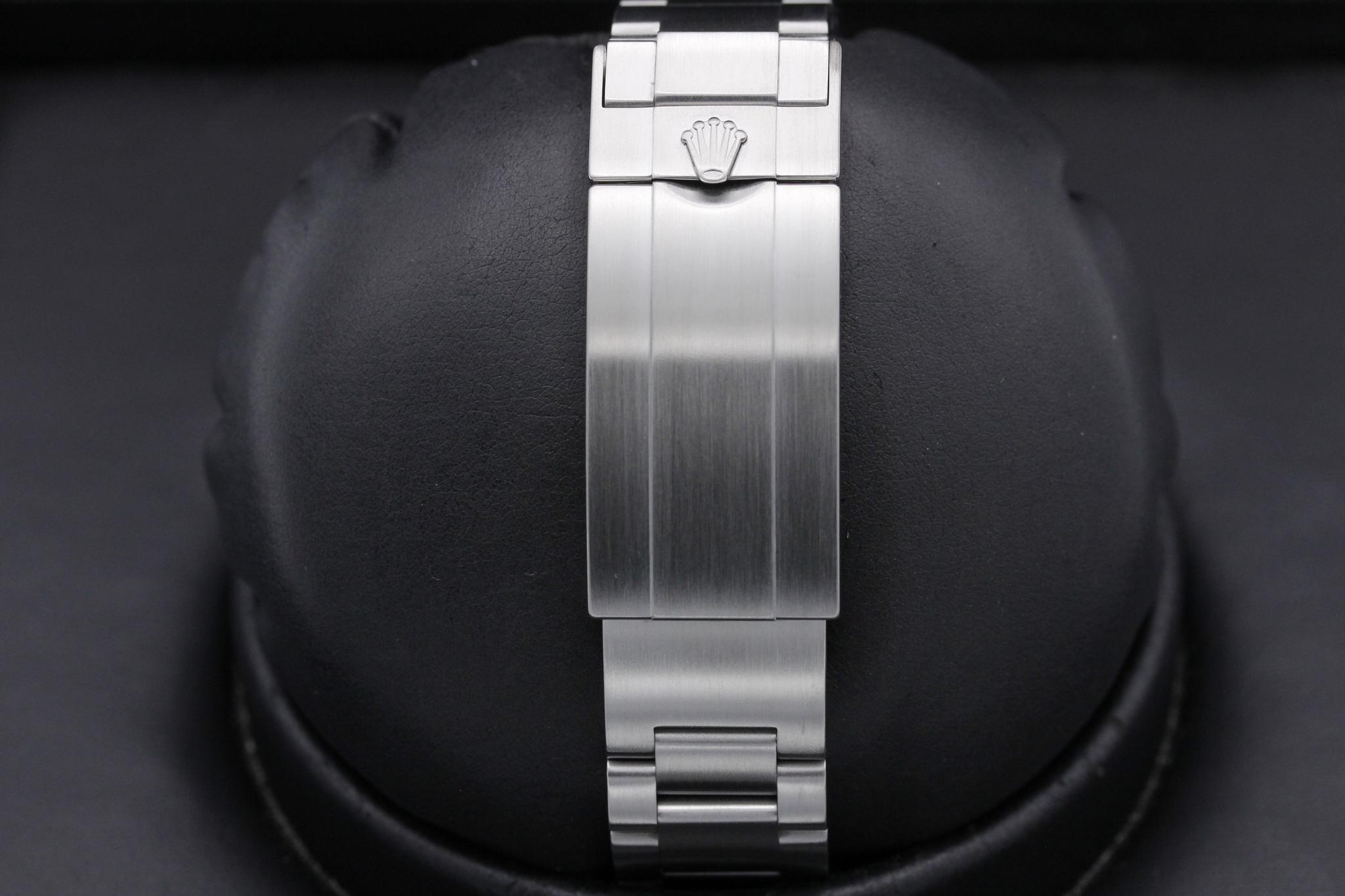 Watch Image 8