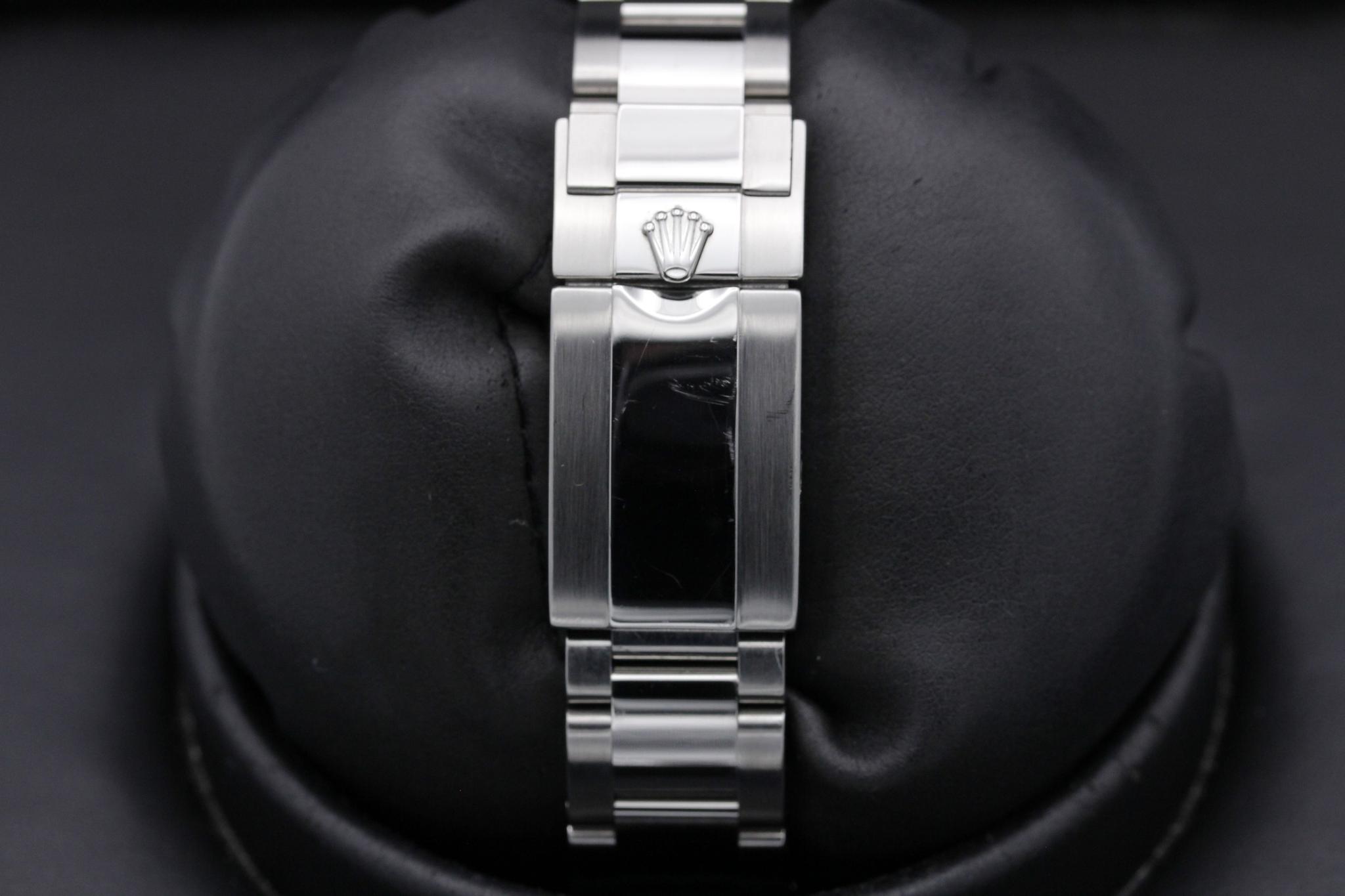 Watch Image 8