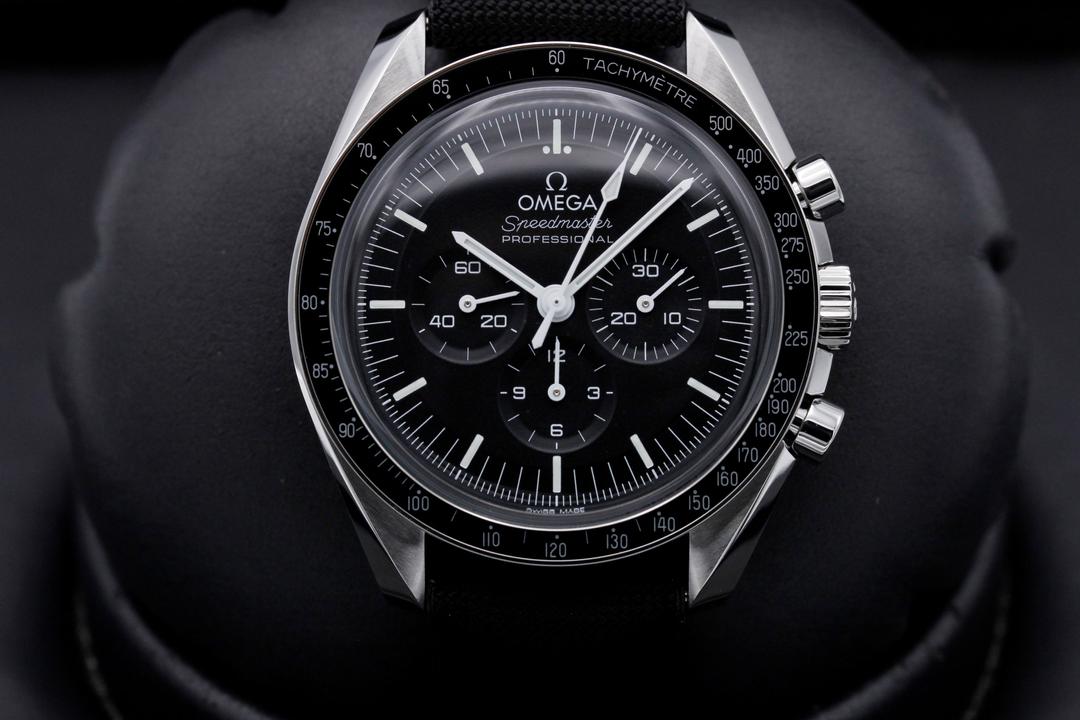 Omega Speedmaster 2021 "Hesalite" 310.32.42.50.01.001