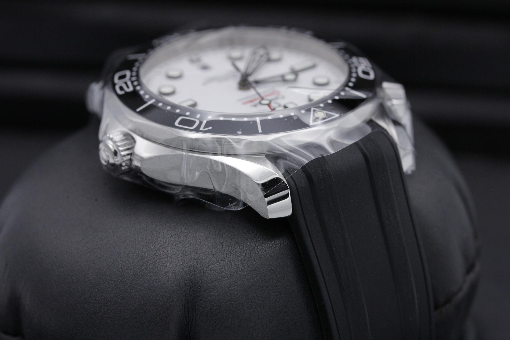 Watch Image 4