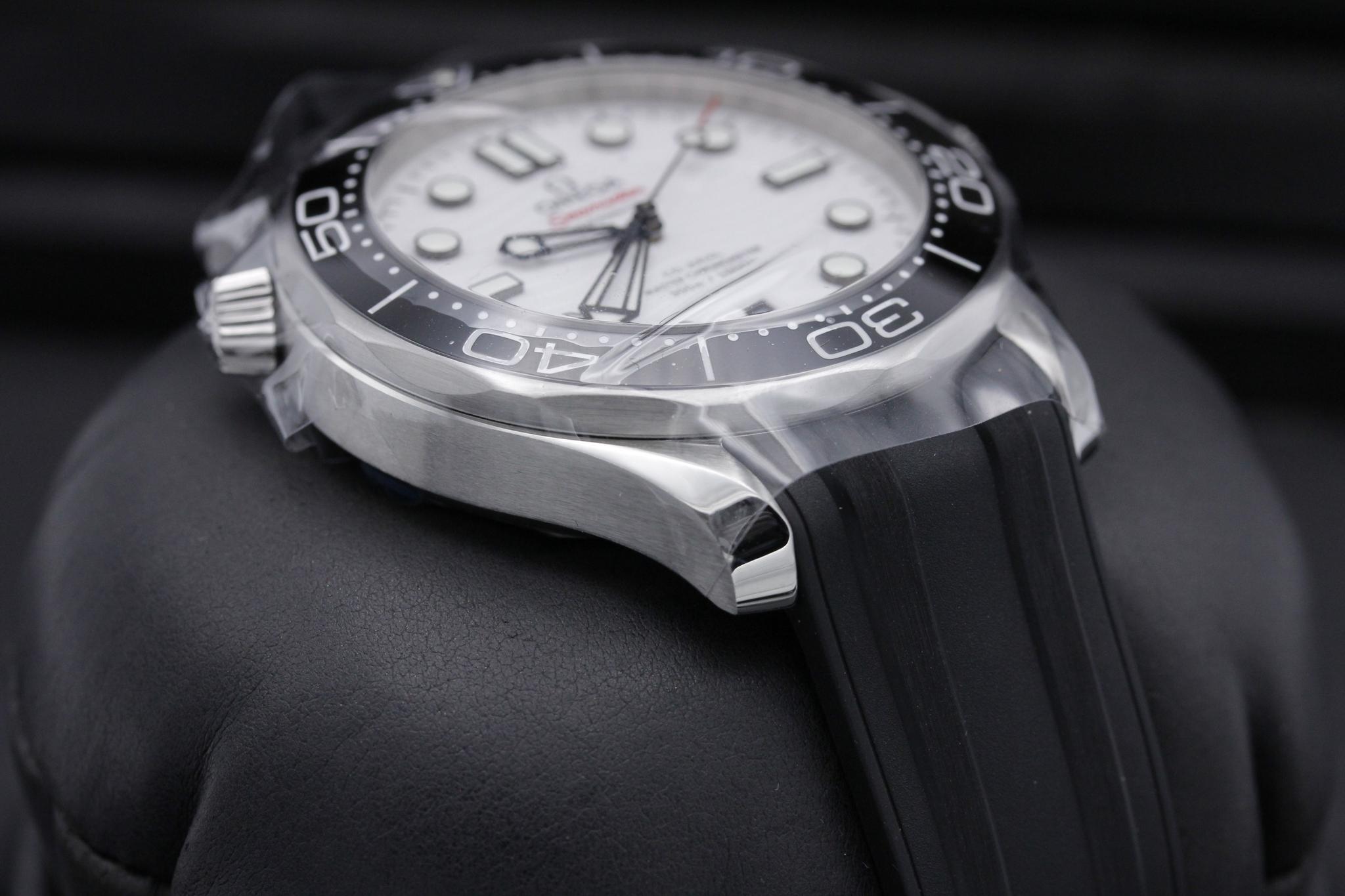 Watch Image 6
