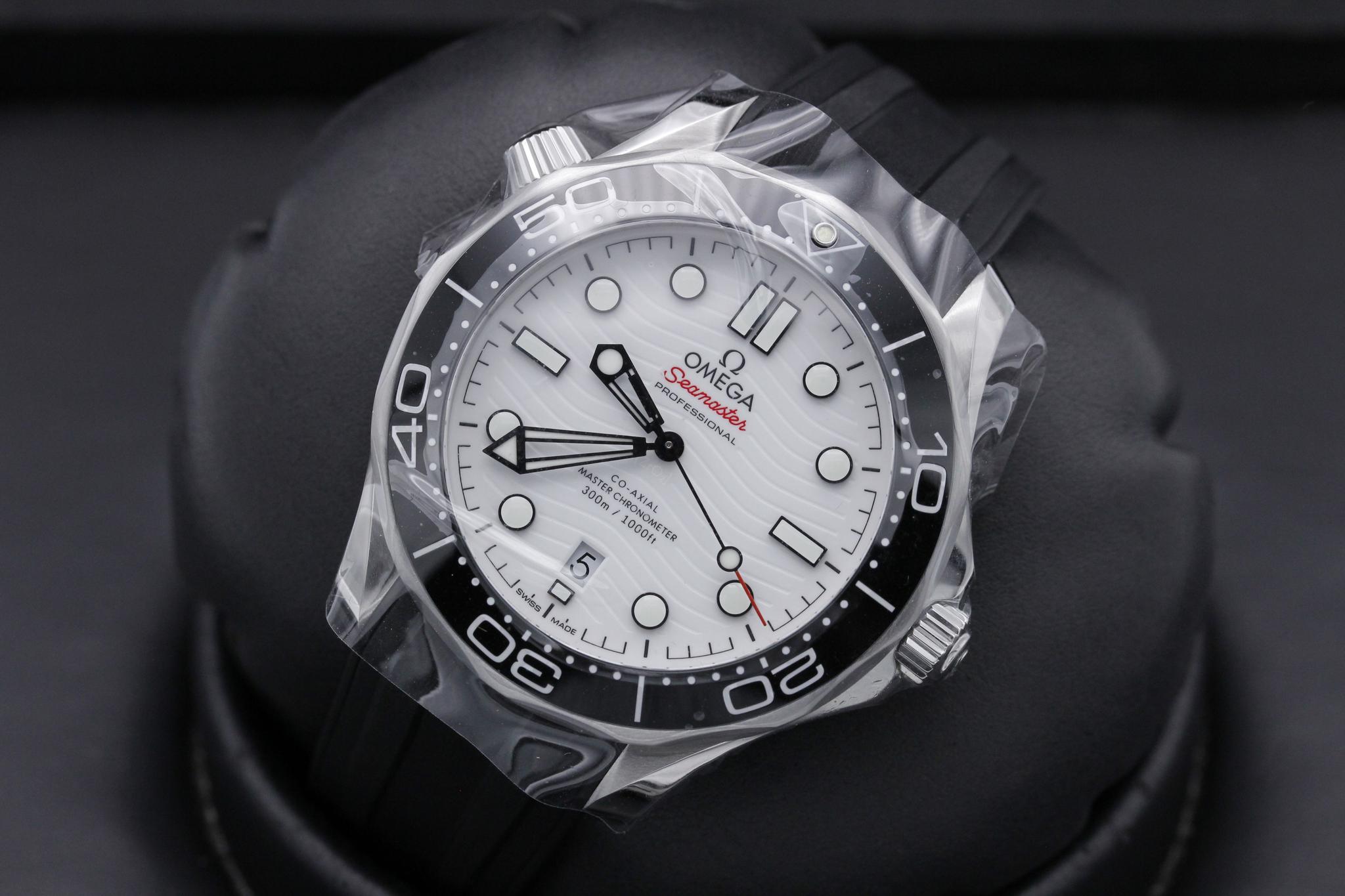Watch Image 9