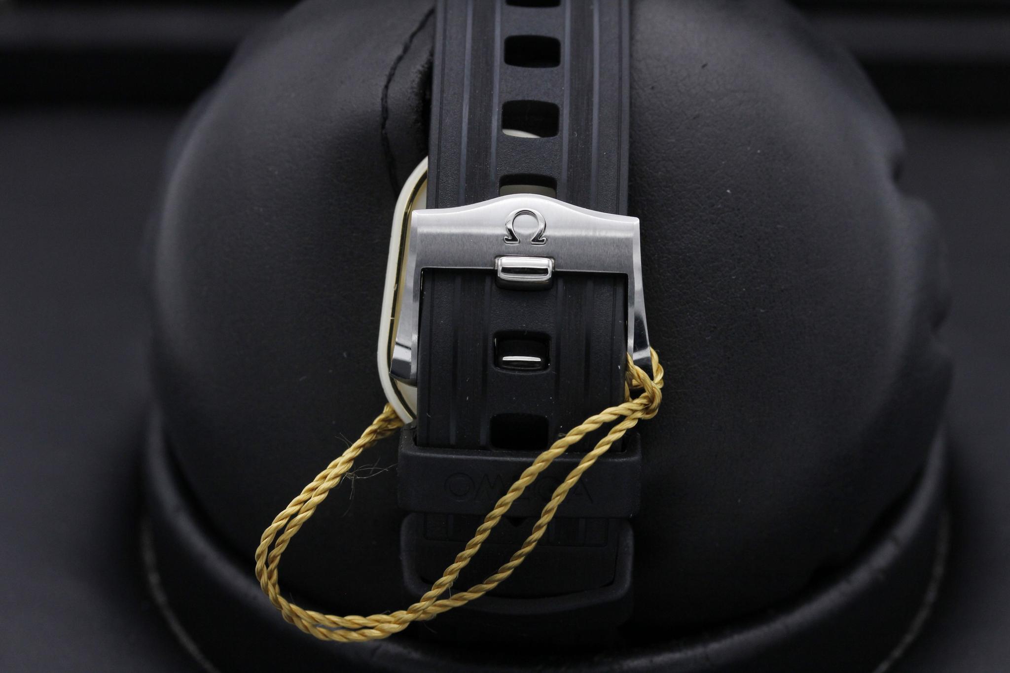 Watch Image 8