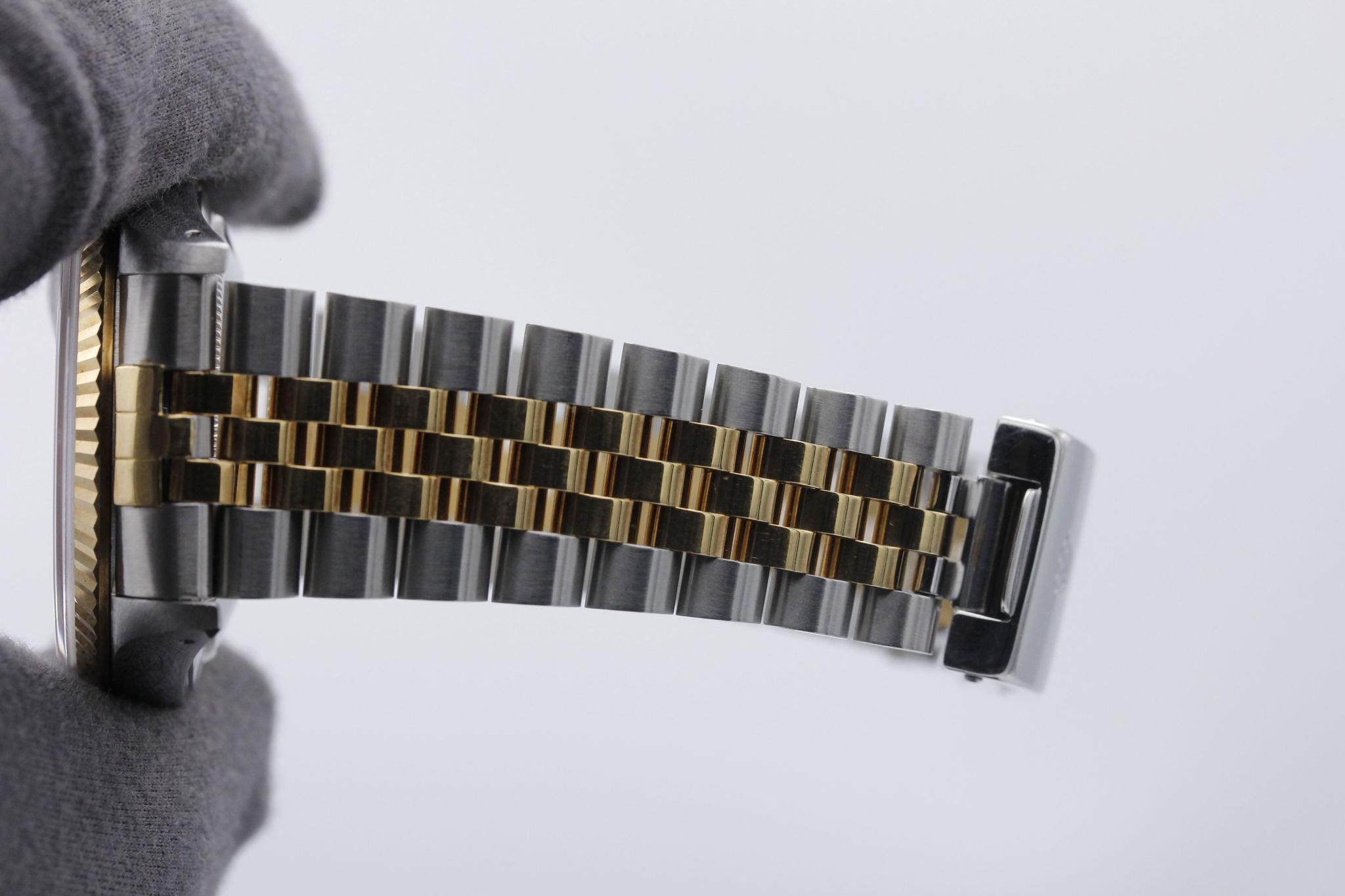 Watch Image 10