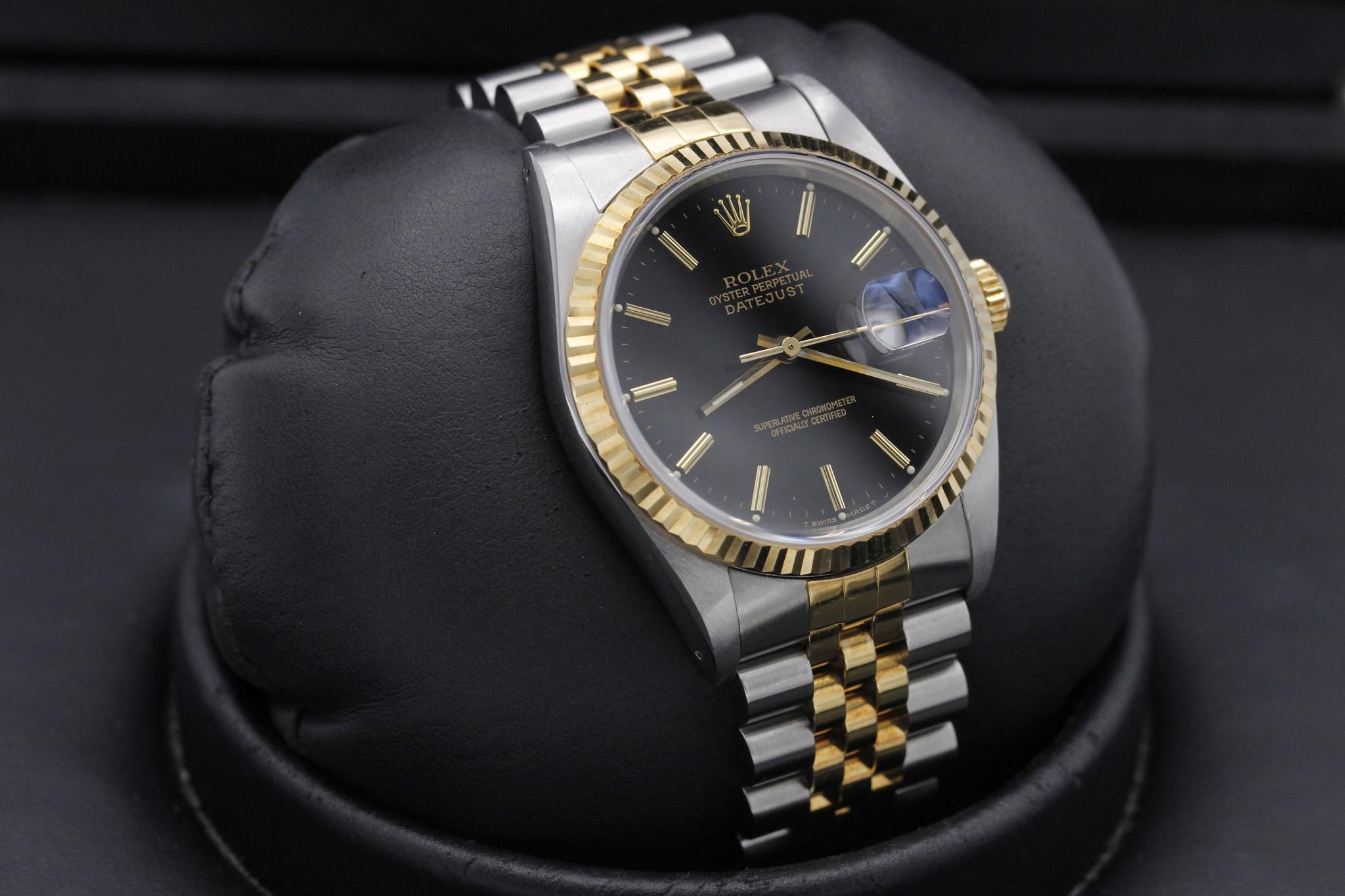 Watch Image 12