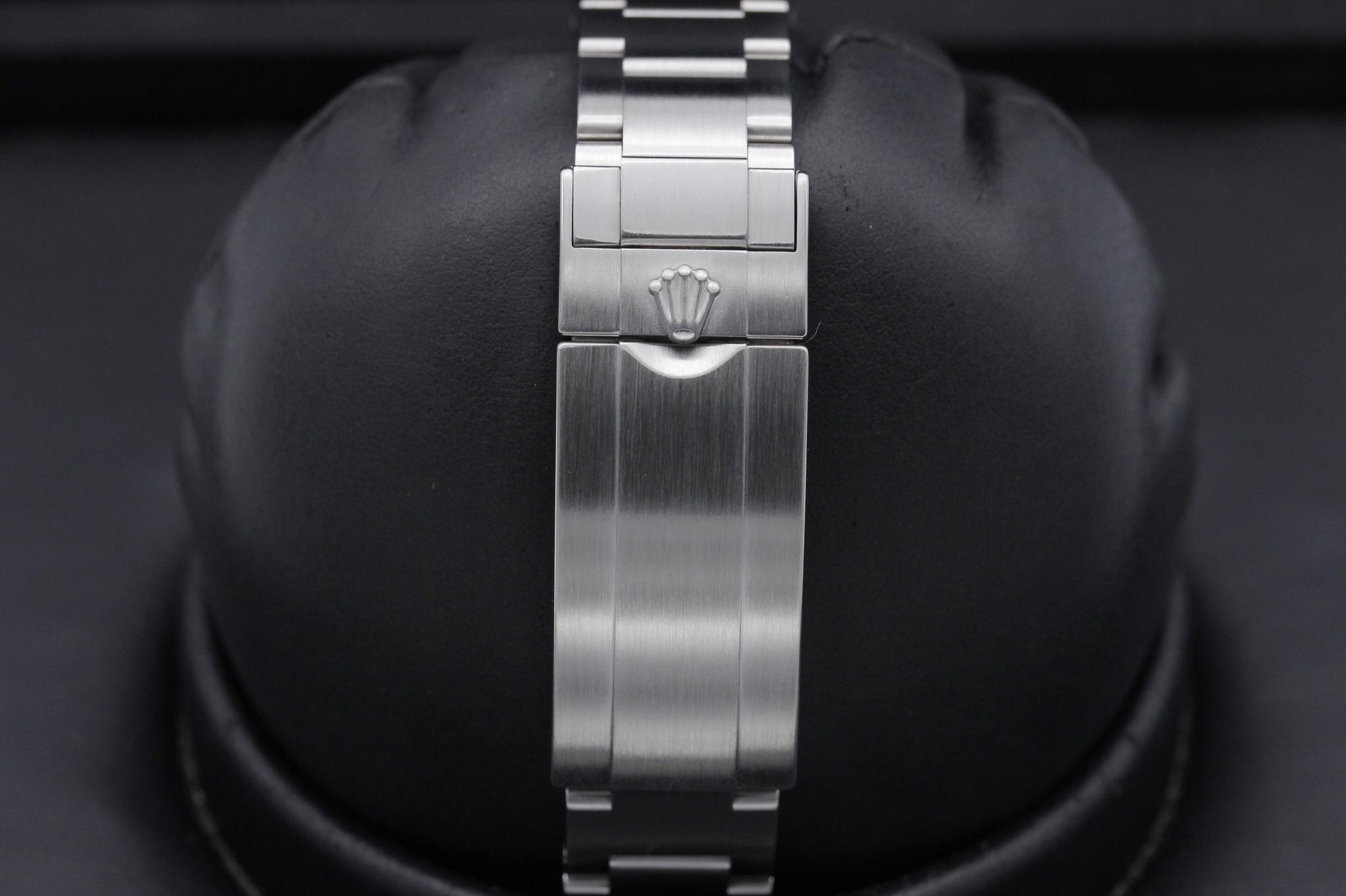 Watch Image 8