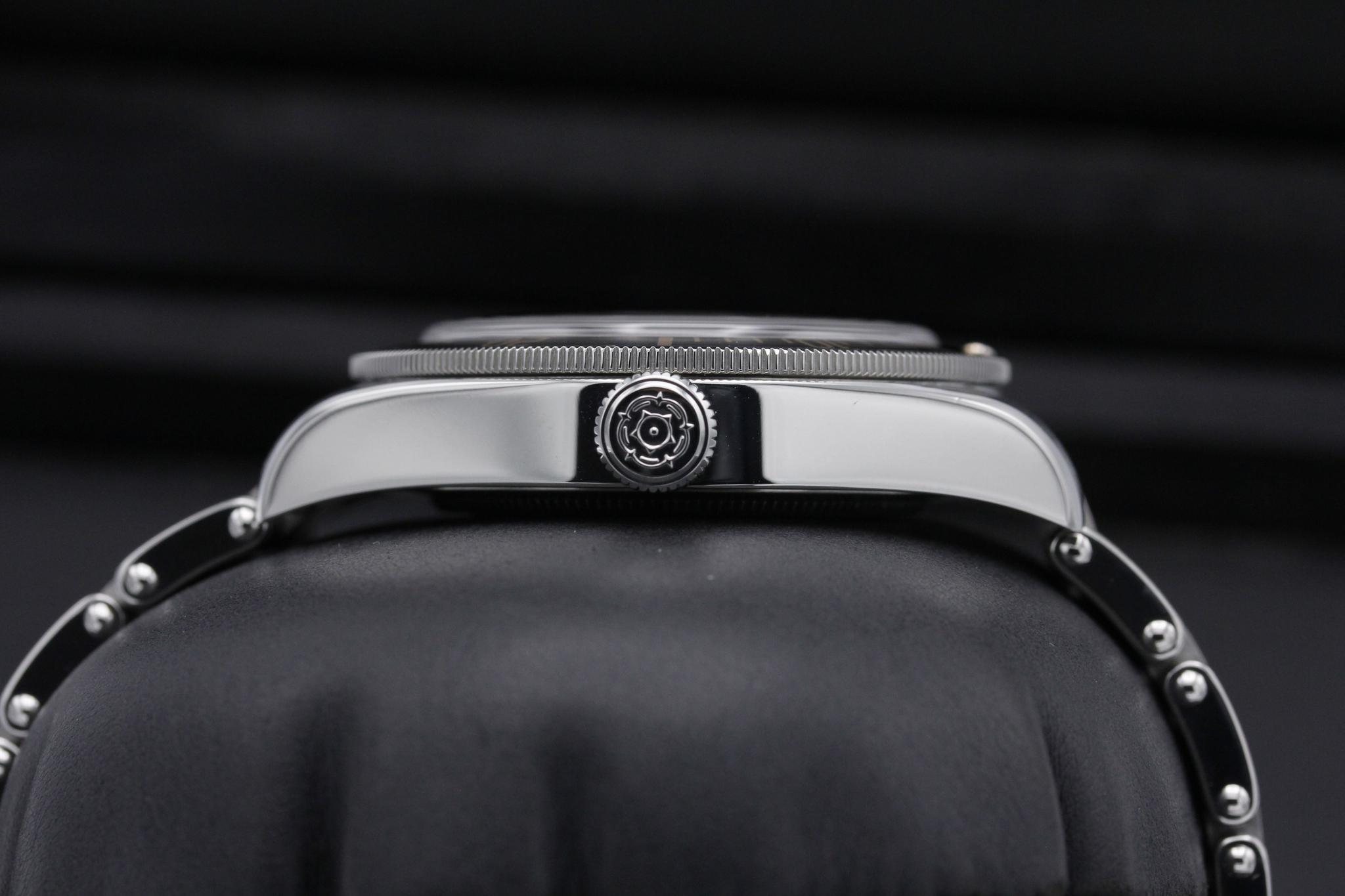 Watch Image 3