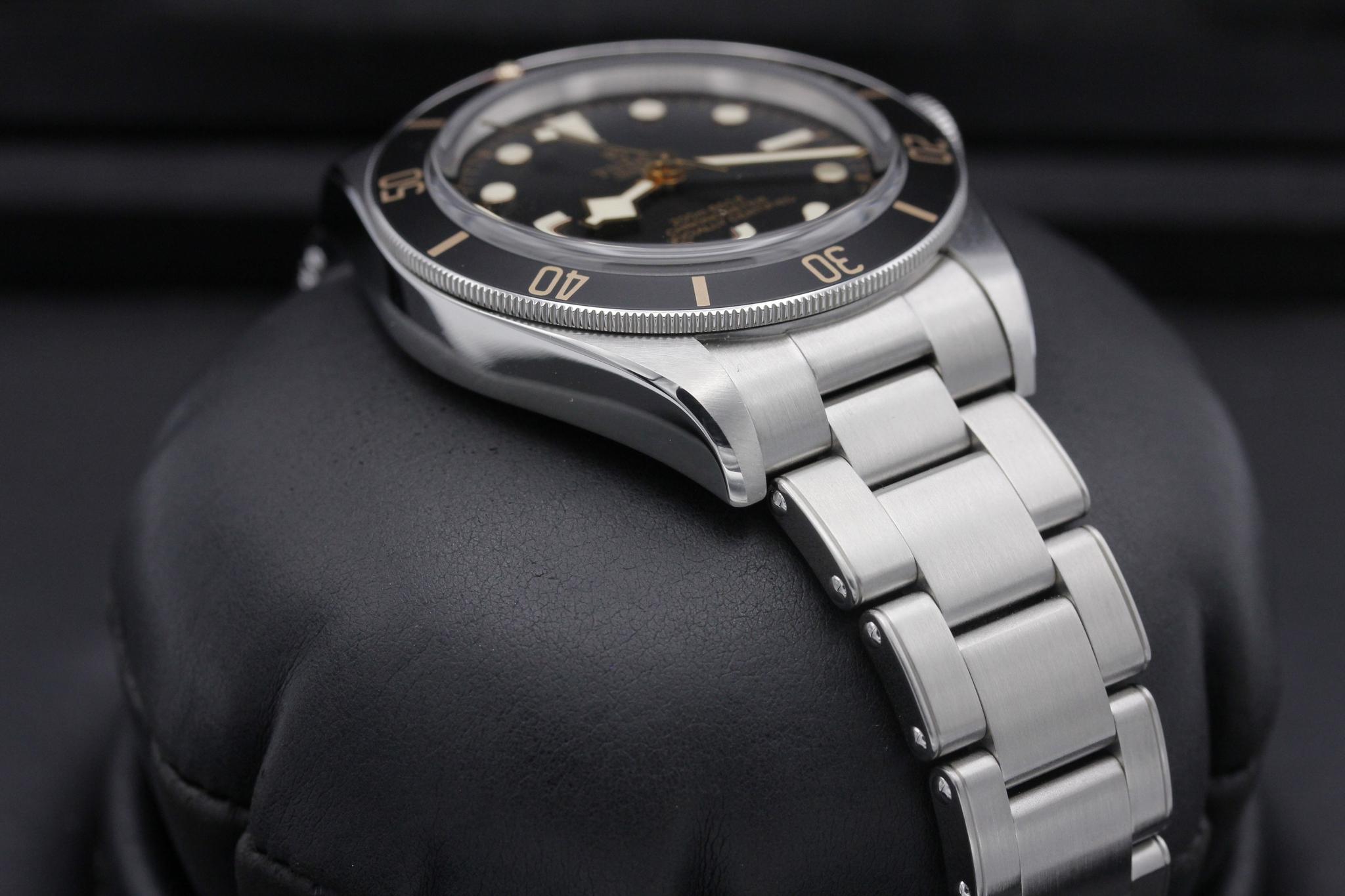 Watch Image 6