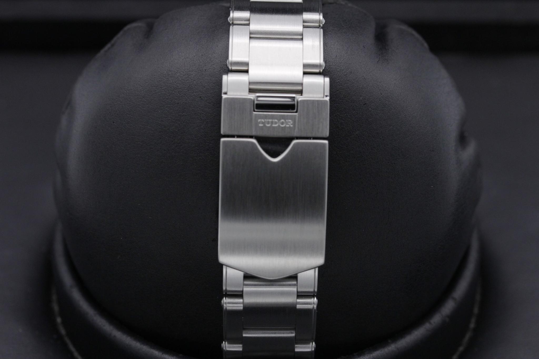 Watch Image 8