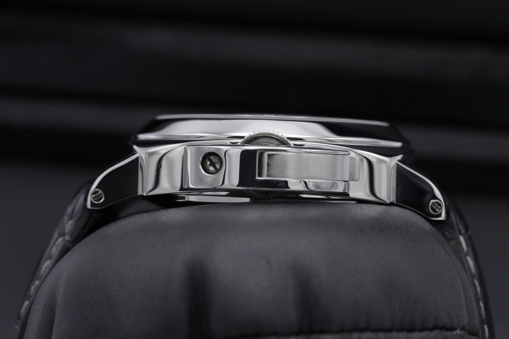 Watch Image 3