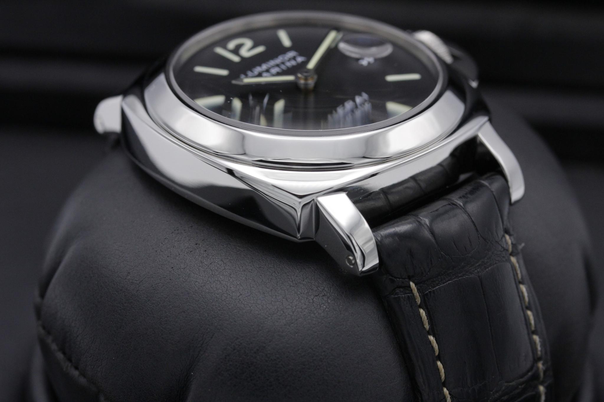 Watch Image 6
