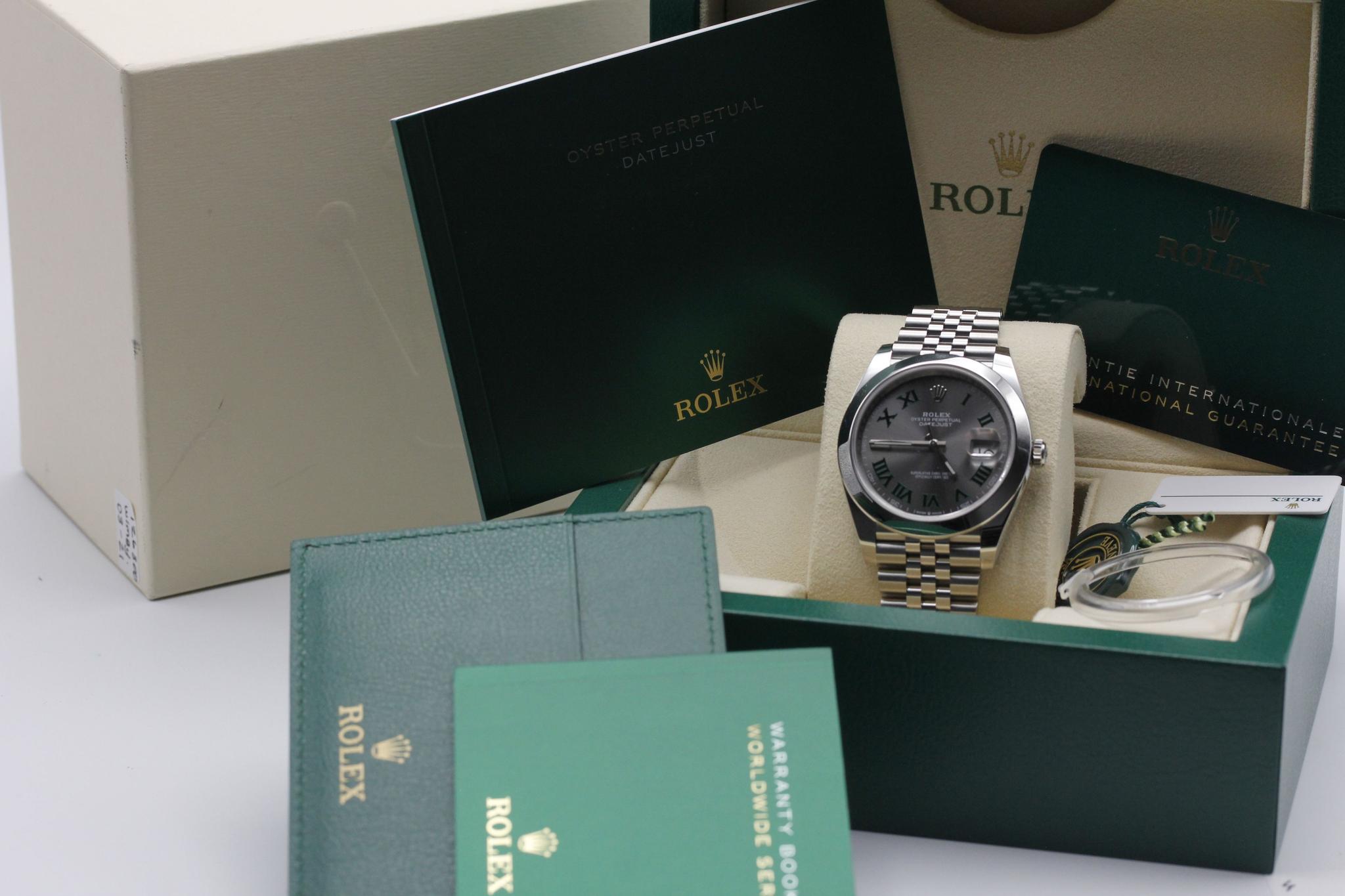 Watch Image 11