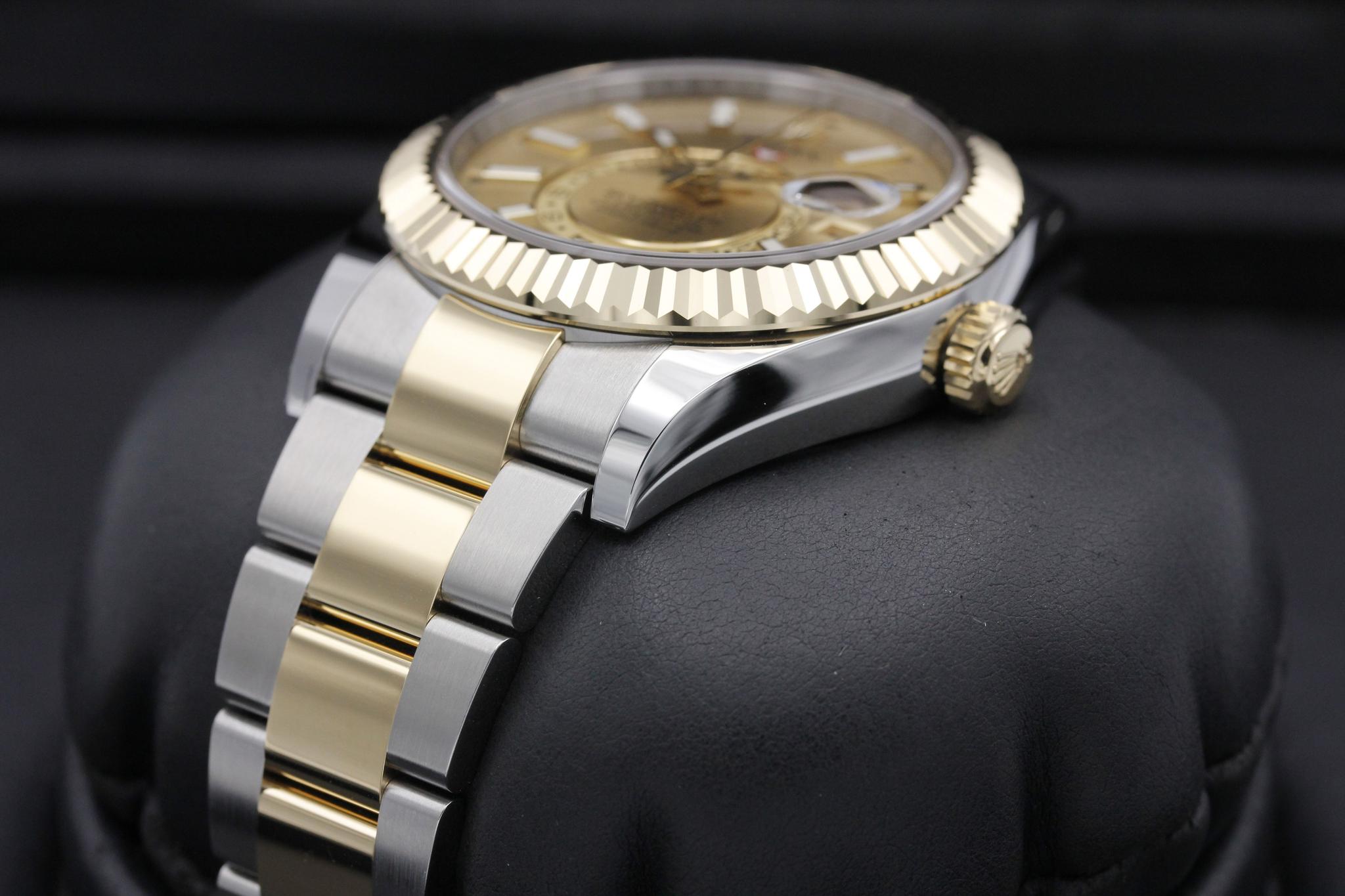 Watch Image 2
